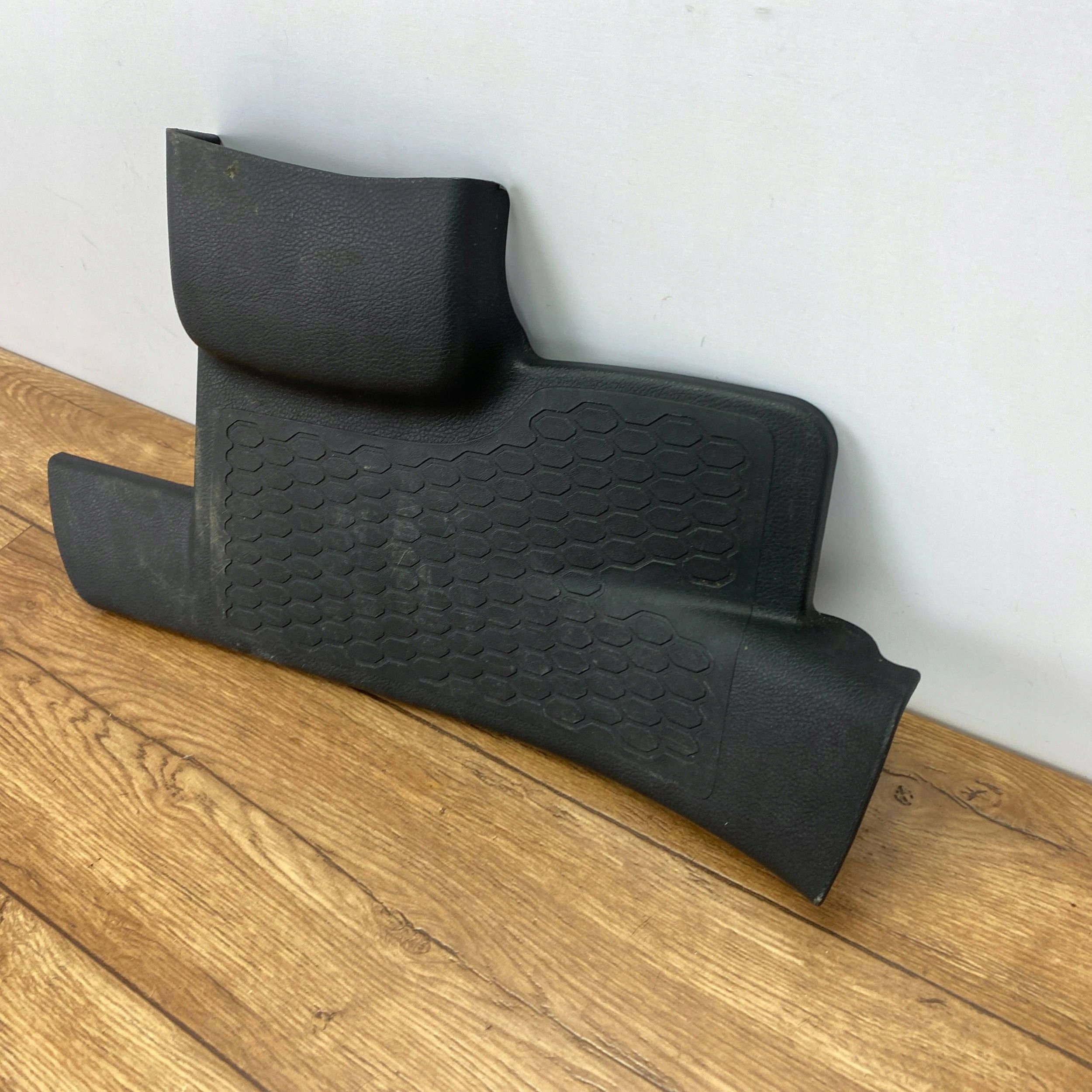 Dodge Durango III 2014 moulding threshold rear