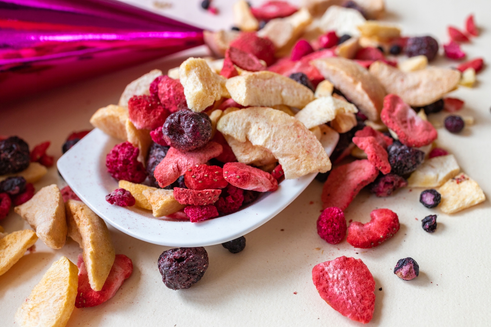 MIXIT OWOCE LIOFILIZOWANE TRUSKAWKA MALINA 150G Marka Mixit