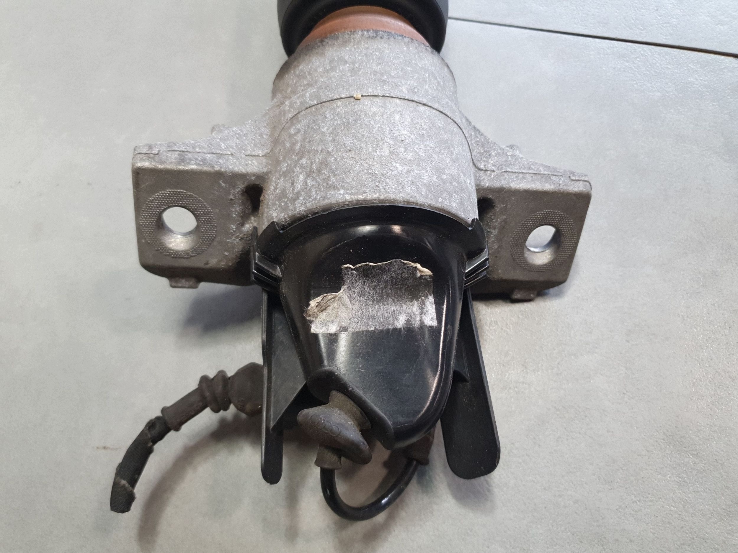 Audi Q7 4M shock absorber right rear part 4M0616031T