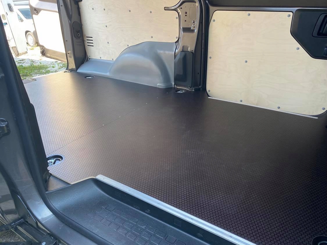 Jumpy L3H1 Zabudowa busa Podłoga ze sklejki