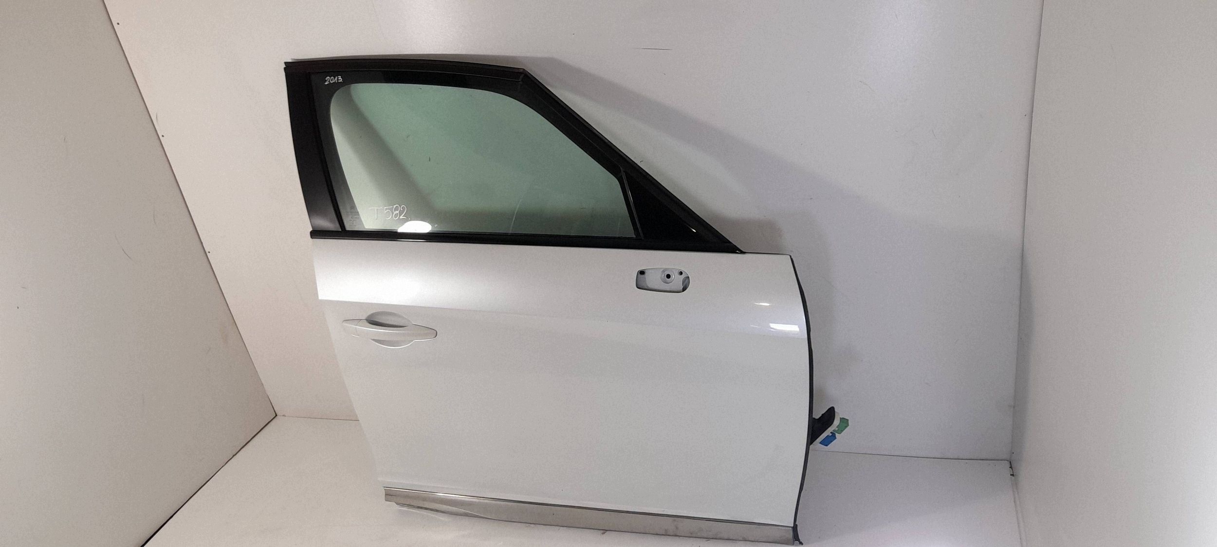 Citroen DS5 2013r door front right (T582)