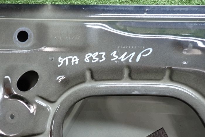 VW TOURAN 15- door left rear. rear part