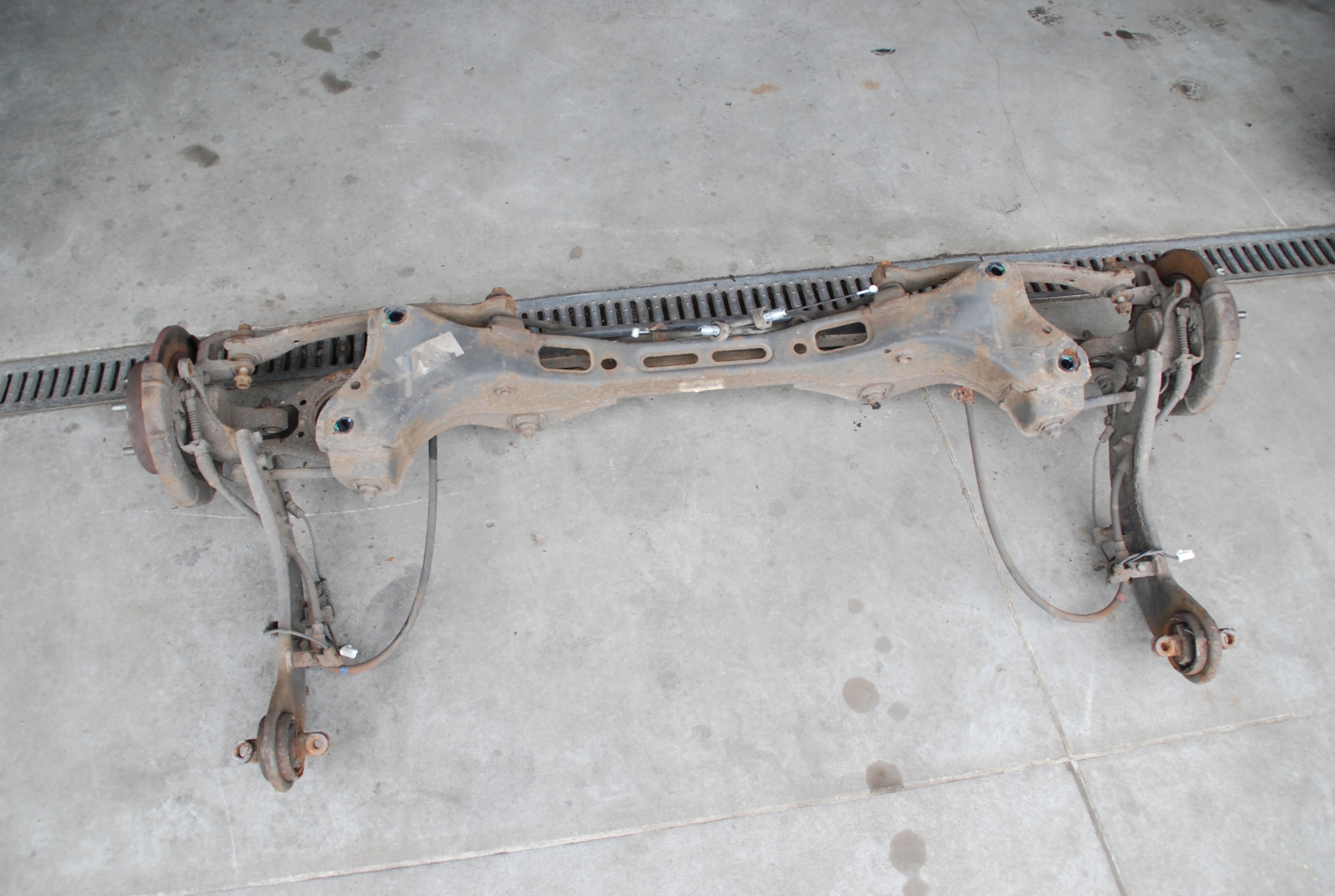 ZAWIESZENIE TYLNE TYŁ KIA SPORTAGE III 1.7 CRDI