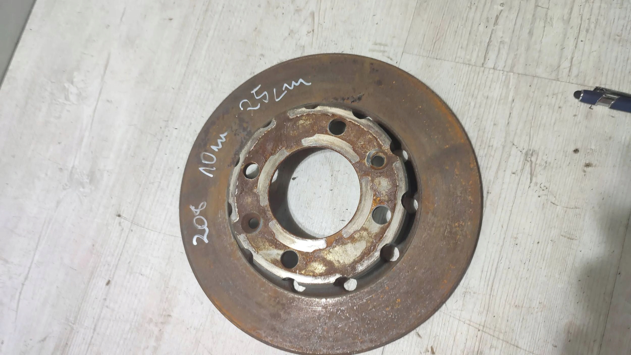 Peugeot 208 II 23r 1.2 discs brake rear part