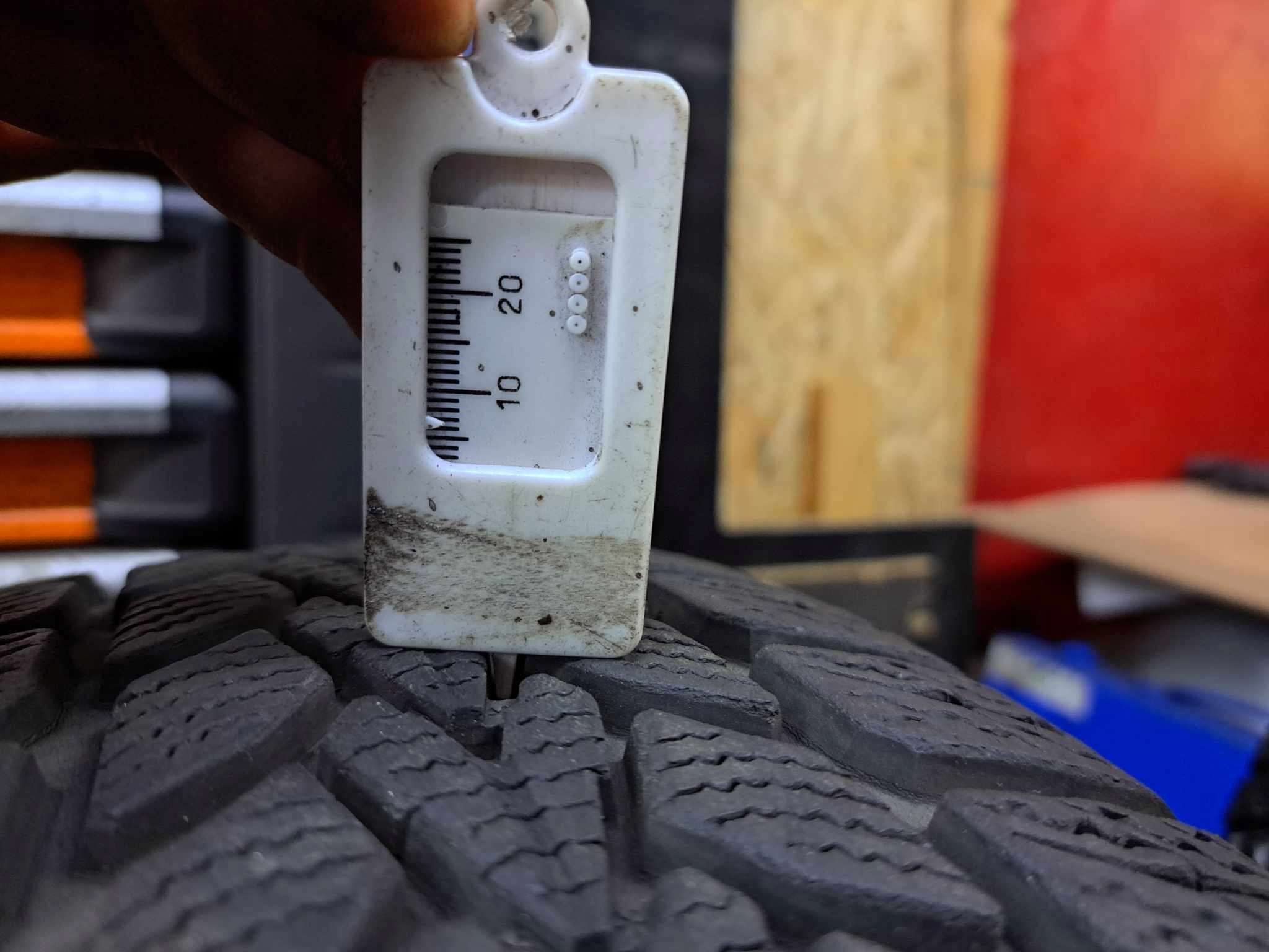 185/60R15 88T Dunlop Winter Response- 2 CENA ZA KOMPLET Profil opony 60