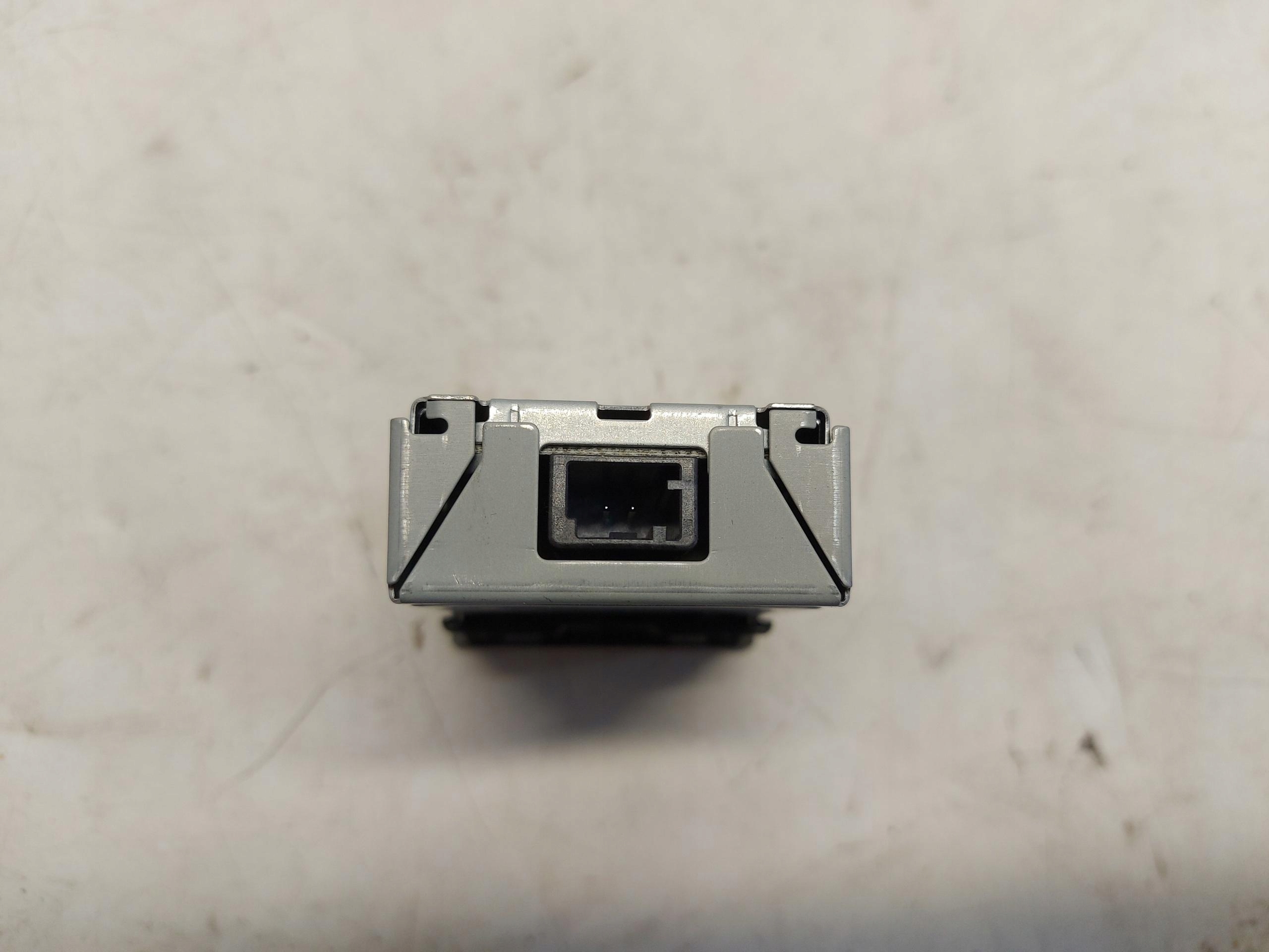 LEXUS ES300H VII 2022 adapter USB 85532-60040