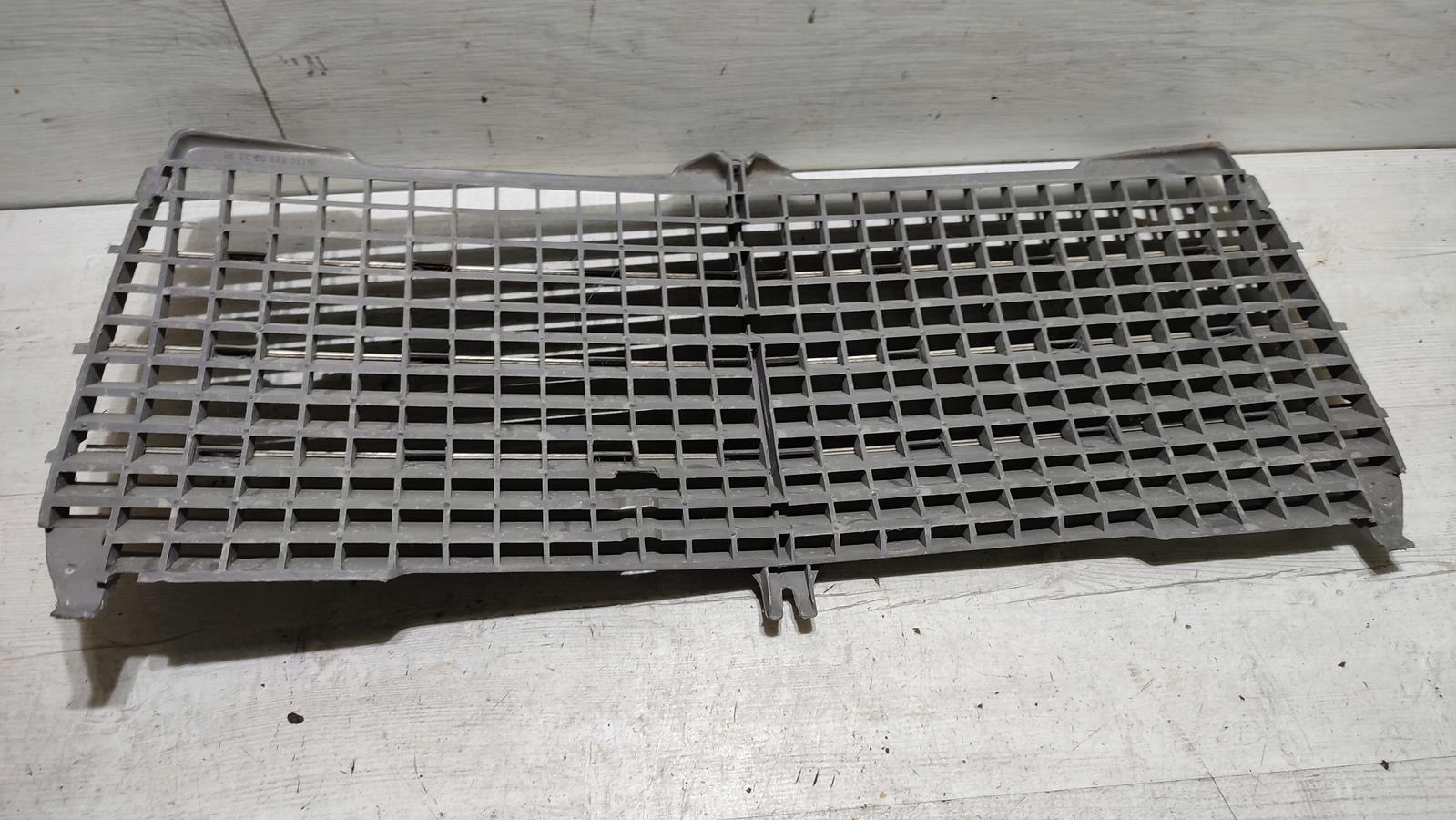 Grill Grill Mercedes w124