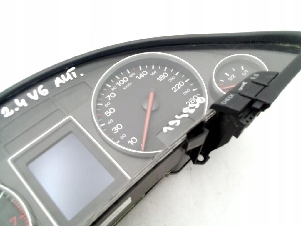 Audi A4 B6 dials dials predkosciomierz 8E0920900H