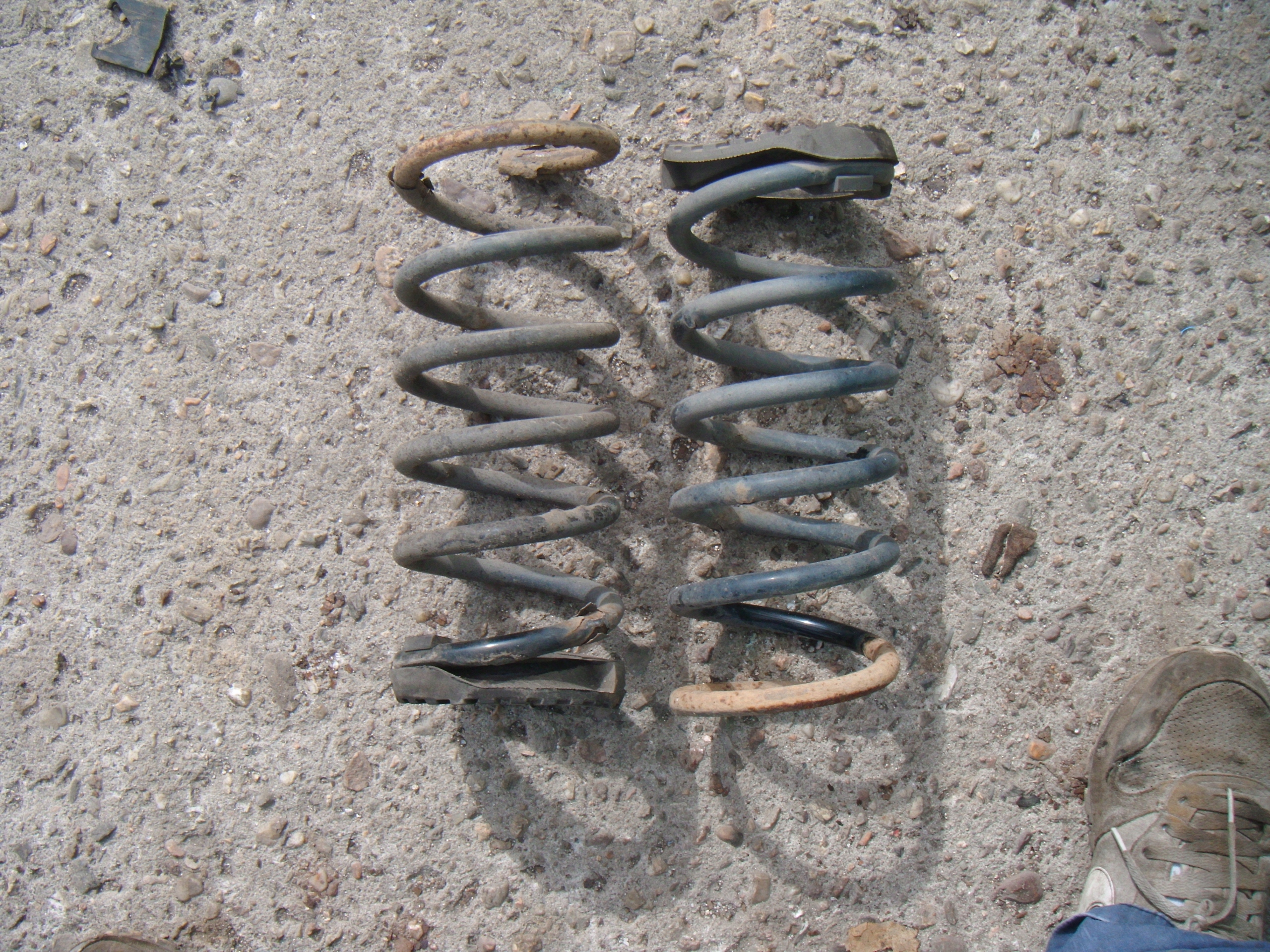 FIAT PANDA II 2 1.2 2003-2012 SPRĘŻYNY ZAWIESZENIA TYŁ