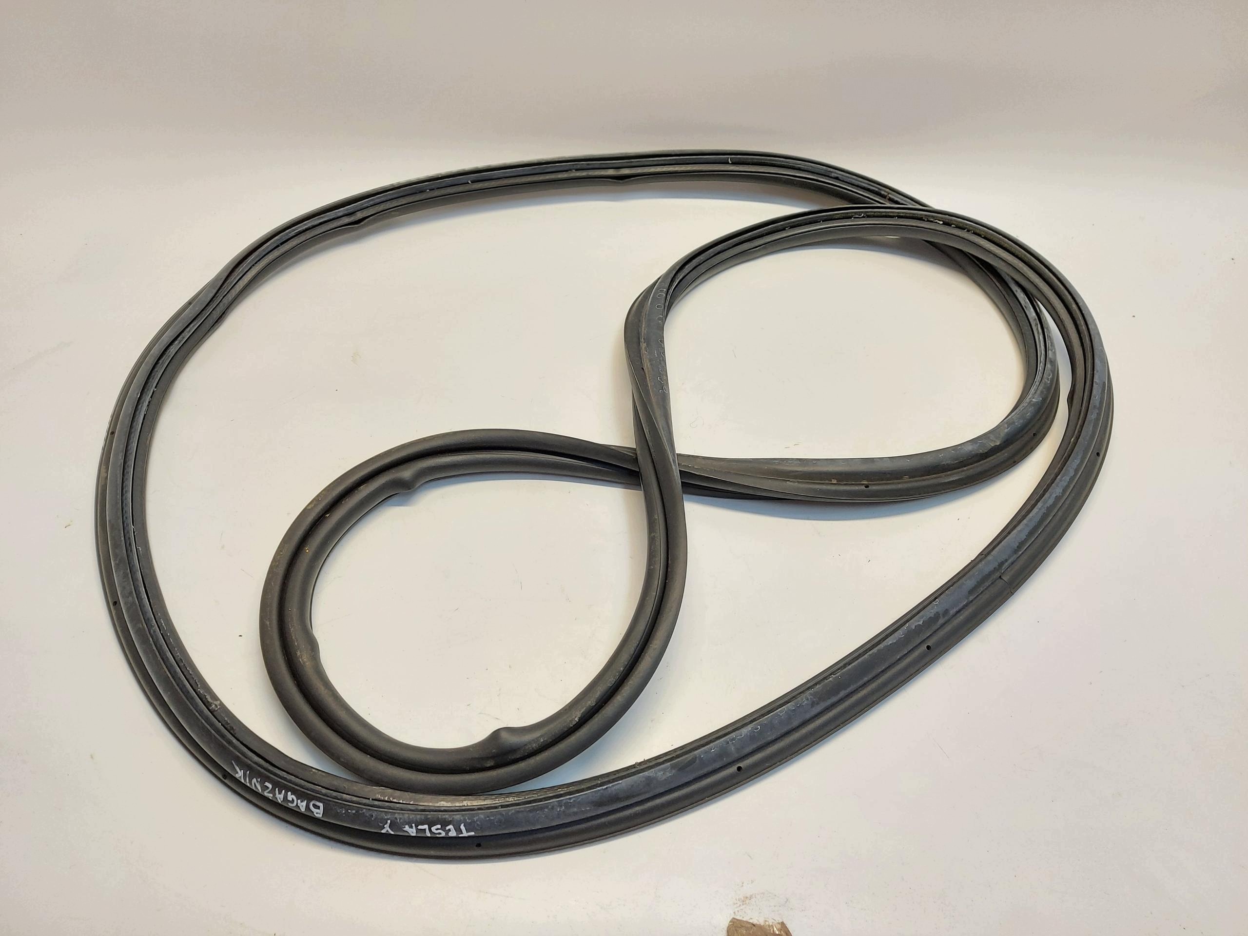 TESLA MODEL Y 2024r gasket boot rear part 1497681-99-B