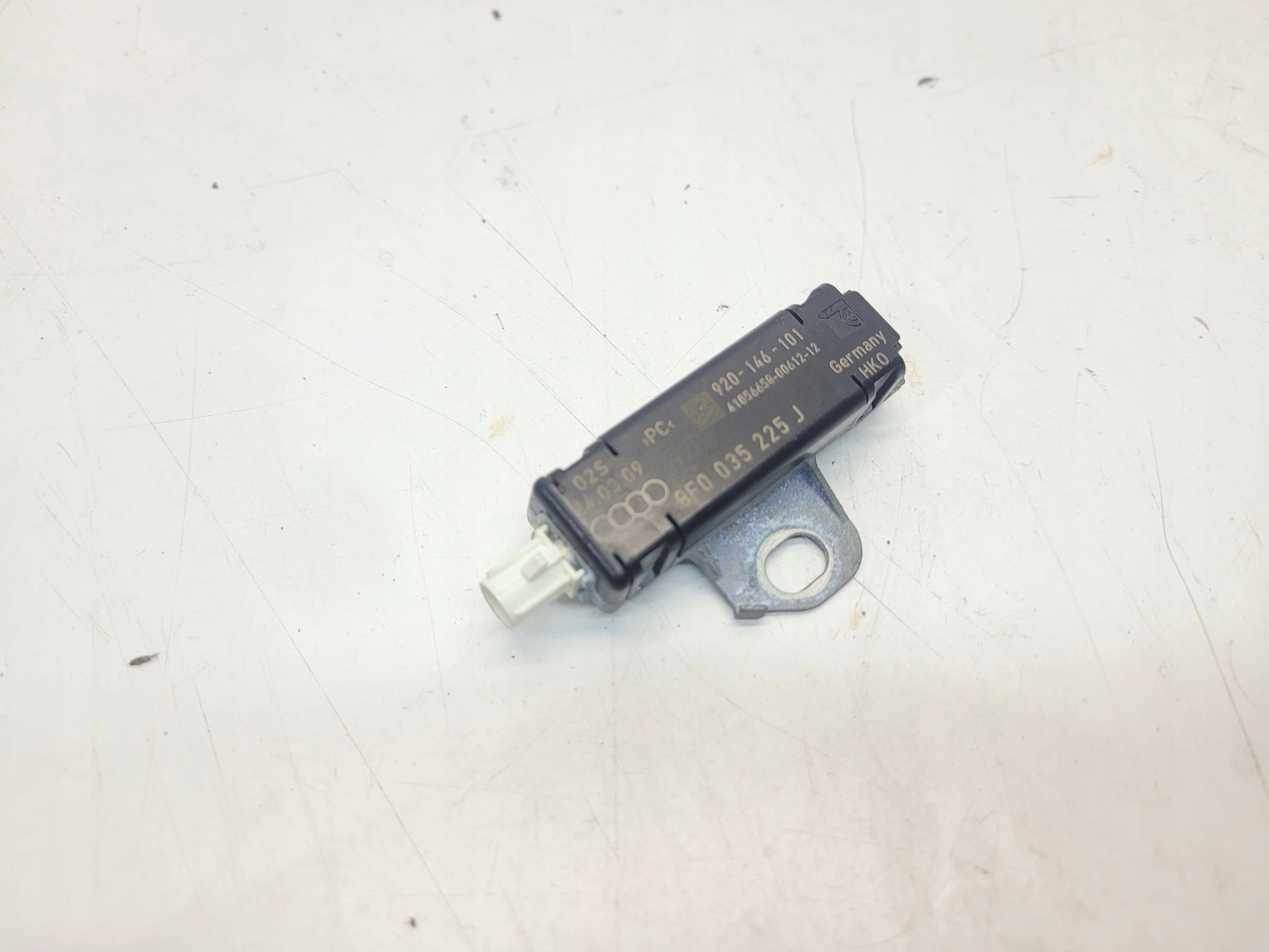 ANTENA verstärker antenne AUDI A5 8T CABRIO 8F0035225J