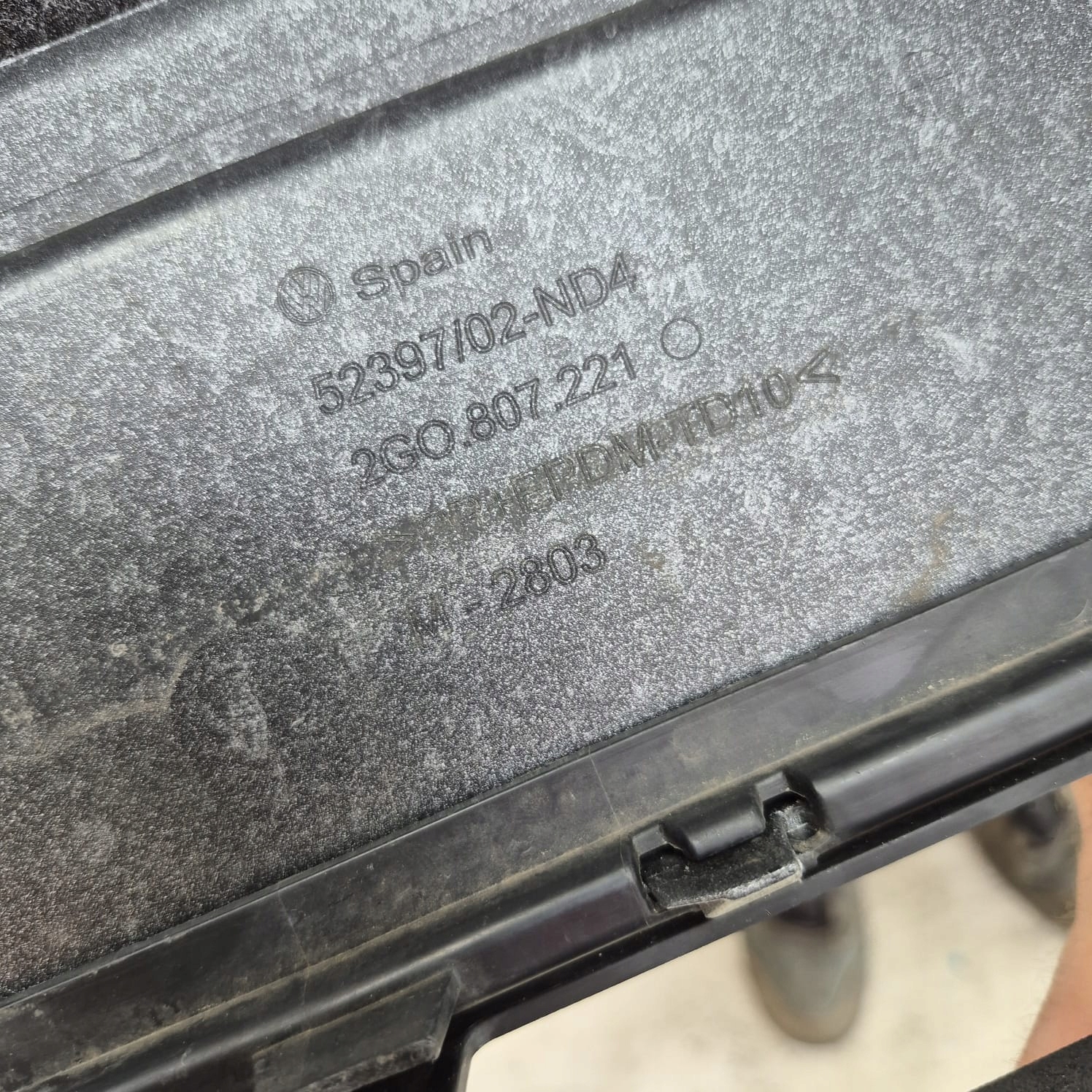 VW POLO VI 2G0 17- bumper front front grill without DZIUR 2G0807221