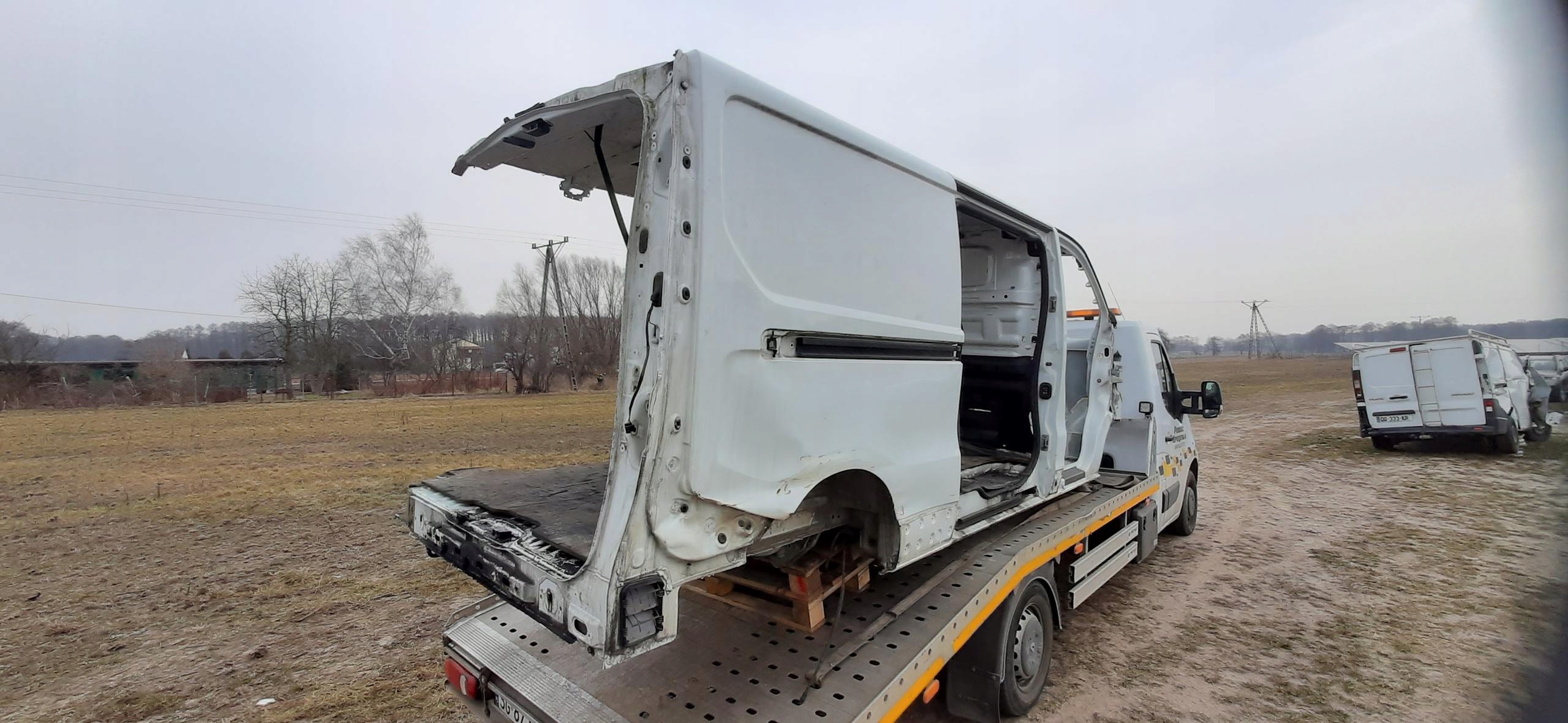 ремень задний кузов renault TRAFIC III