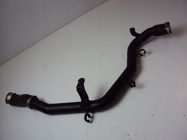 7L6145795 - ТРУБА ИНТЕРКУЛЕРА VW TOUAREG 2.5 TDI 2002-