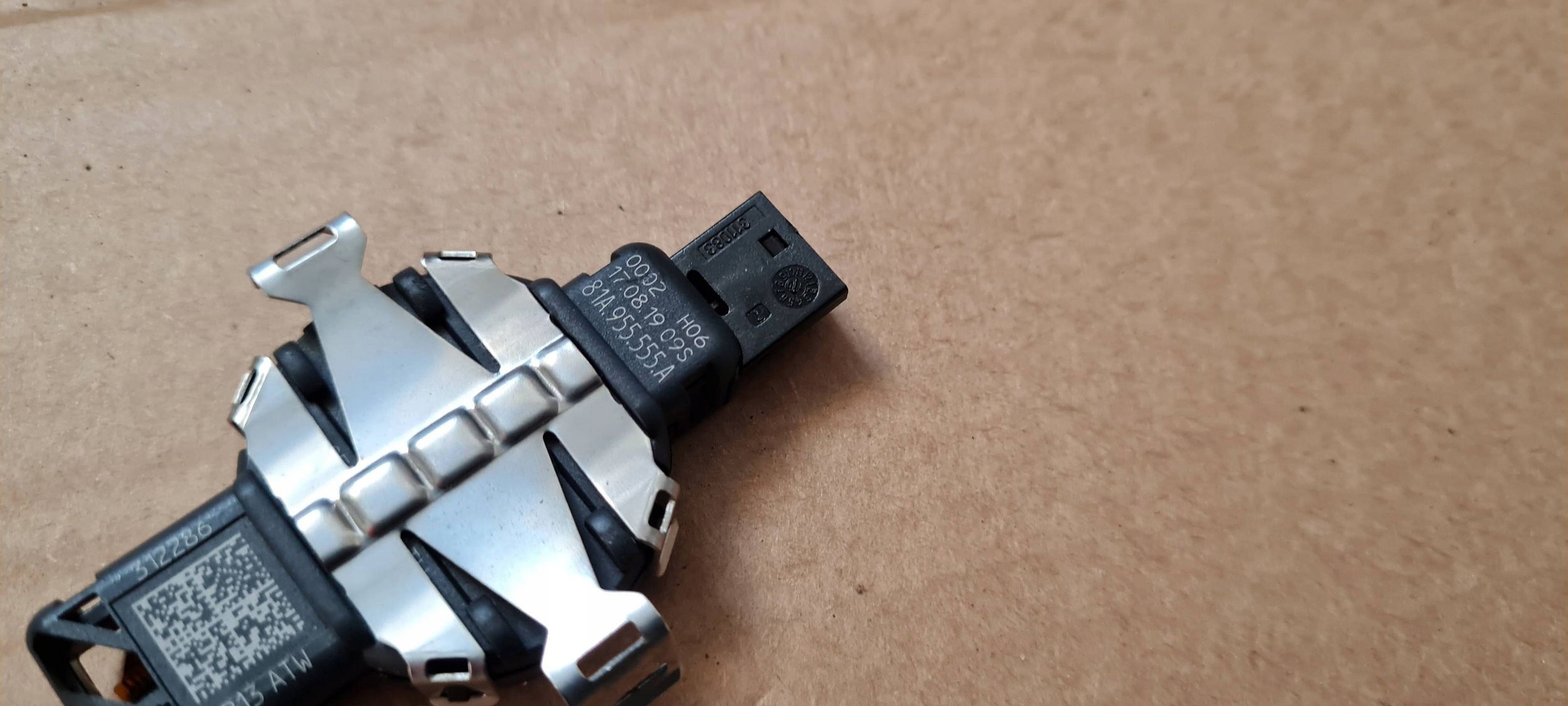A4 B9 8W LIFT sensor SENSOR rain 81A955555A A5 8W Q5 Q7 Q3 83A