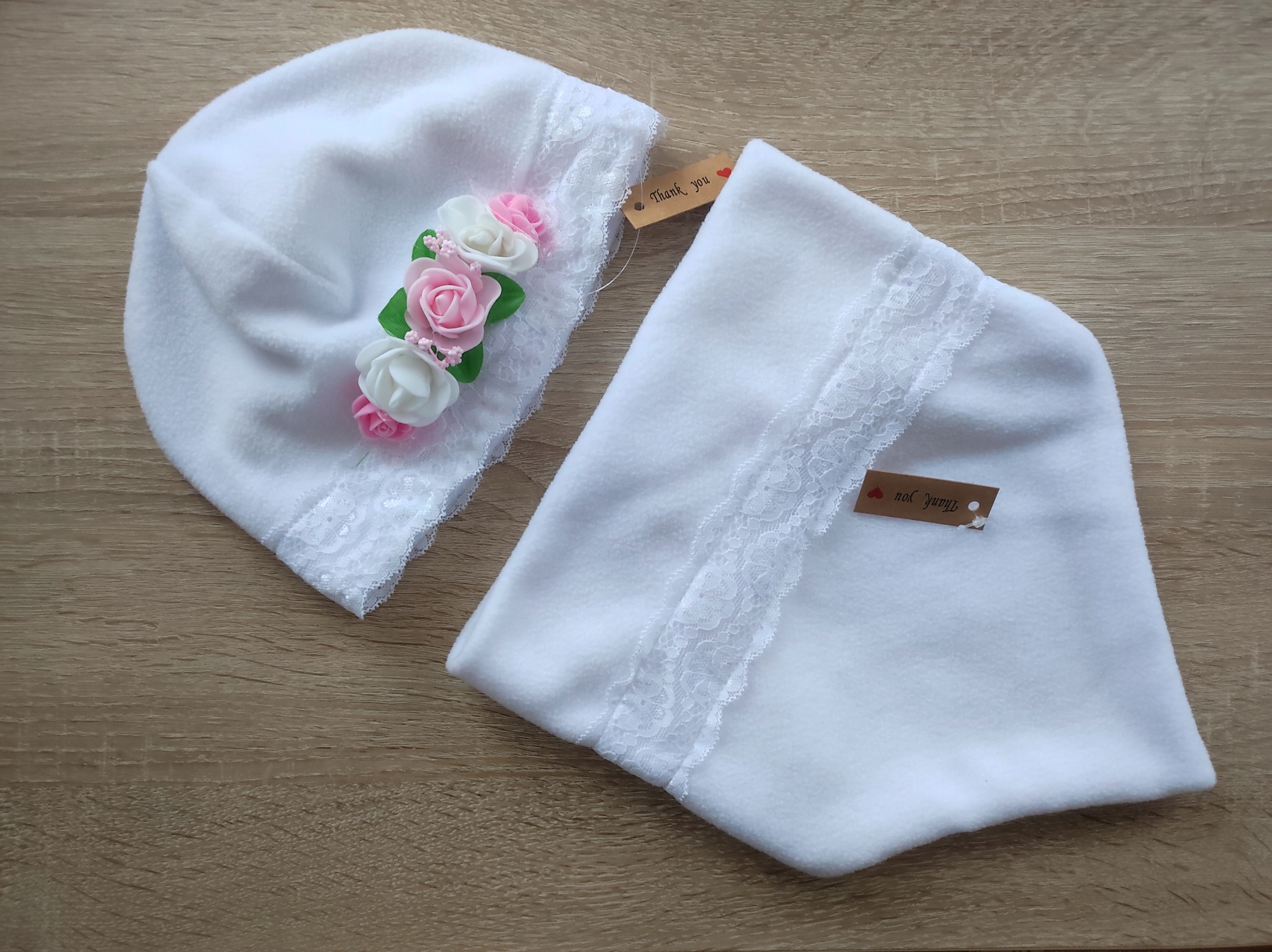 KELLO - Czapeczka + chustka na chrzest BIAŁA