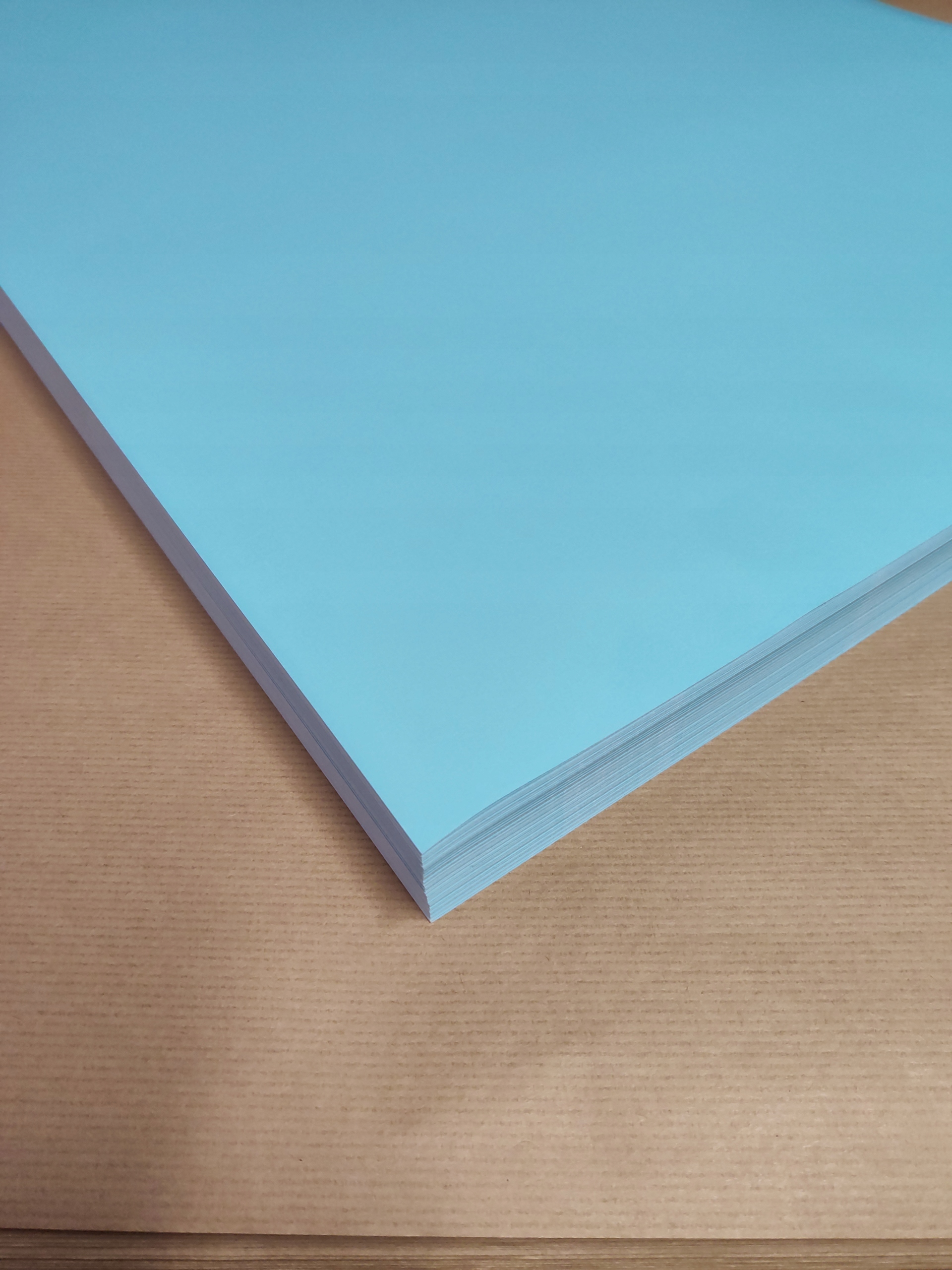 

Papier samoprzylepny A4 25 ark. niebieski naklejk