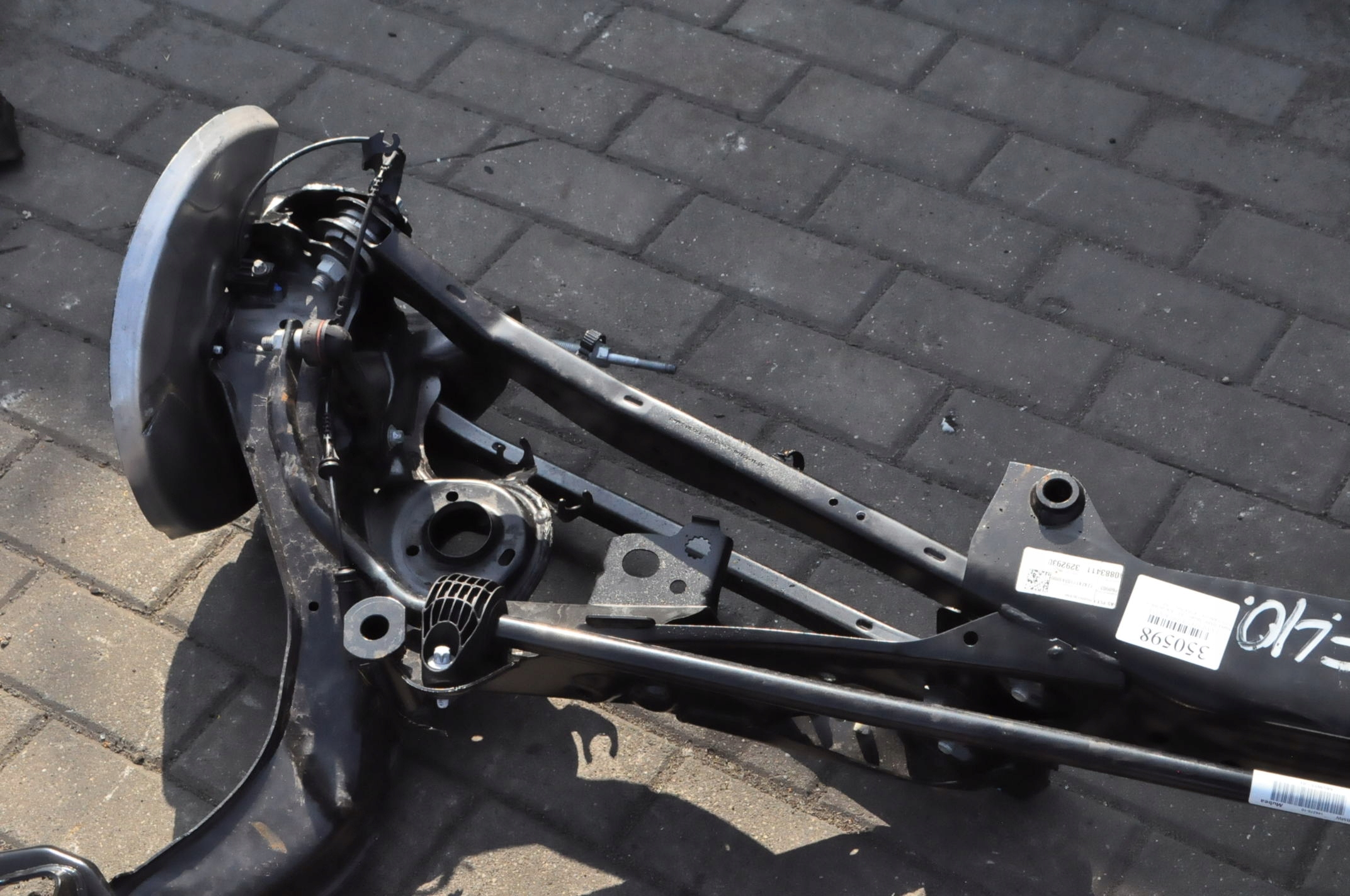 BMW F39 F44 F46 F48 1.5 136KM 2.0 16V 192KM ZAWIESZENIE BELKA TYŁ 6851560 Numer katalogowy części 6851560