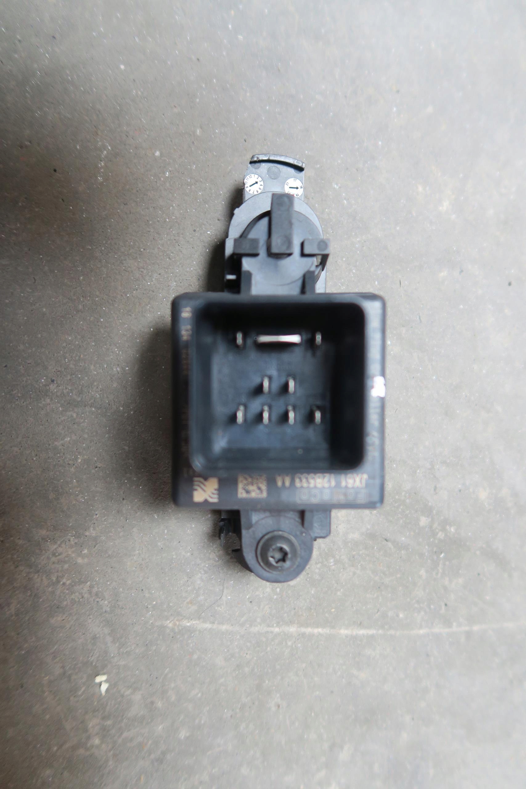 FORD FOCUS MK4 PRZEKAŹNIK ŚWIEC ŻAROWYCH