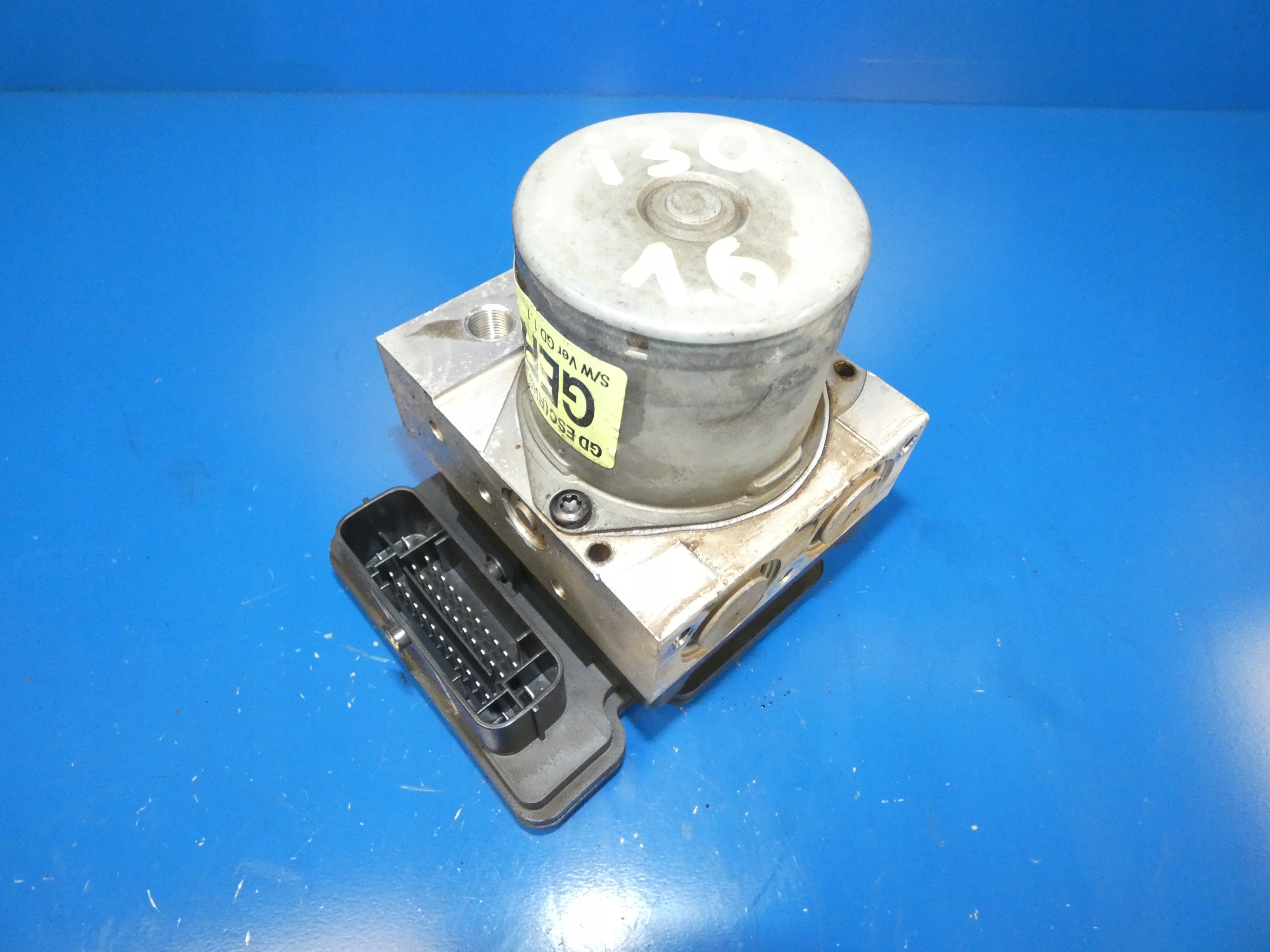 A6589-30600 - HYUNDAI I30 II 12-насос ABS