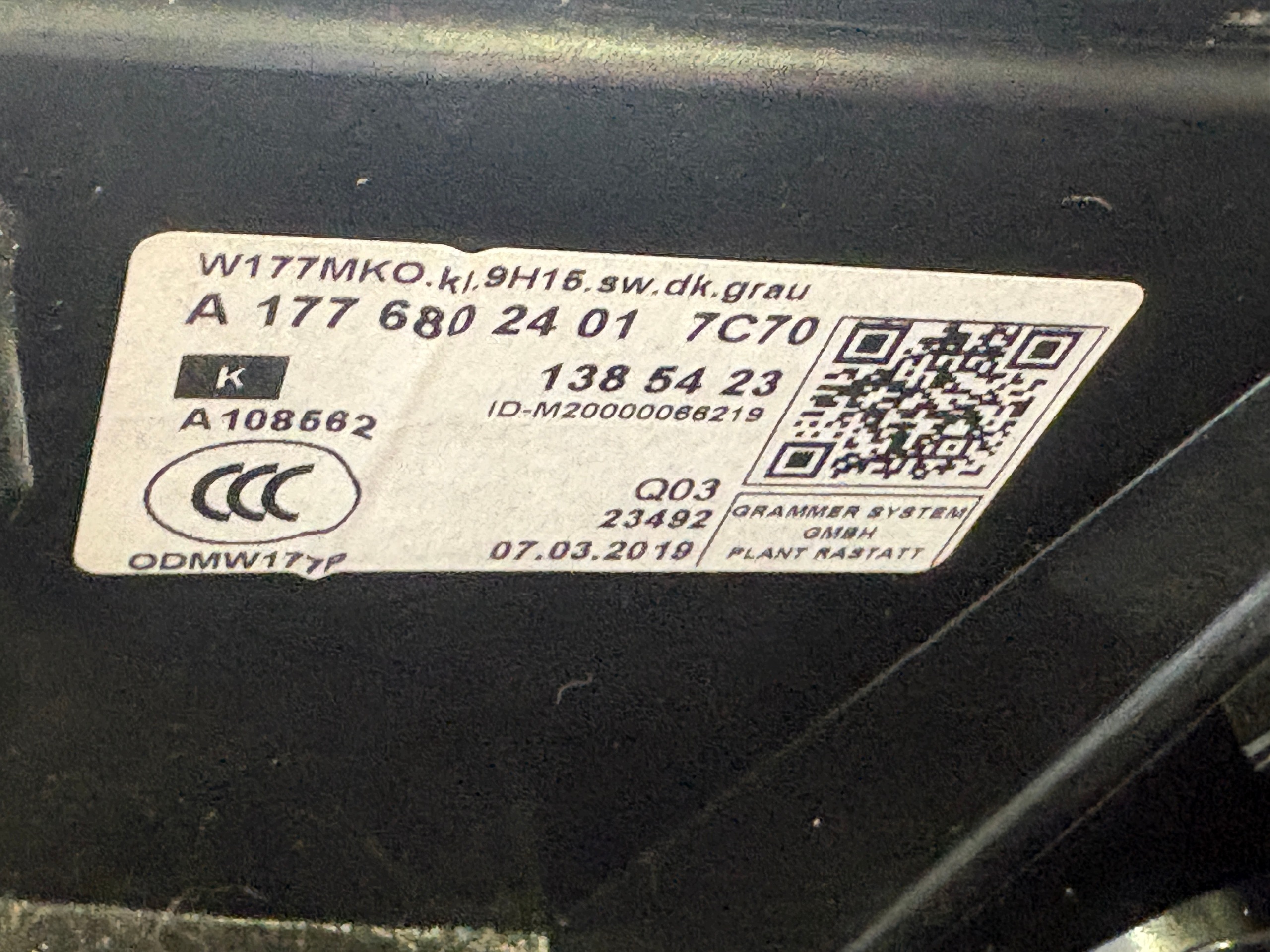 MERCEDES A class W 177 tunnel central A1776802401