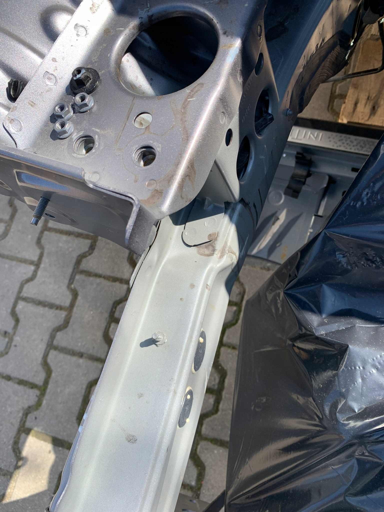 RENAULT CAPTUR II PRAWA PODŁUŻNICA ĆWIARTKA SŁUPEK PRÓG PRZÓD POSZYCIE Producent części Renault OE