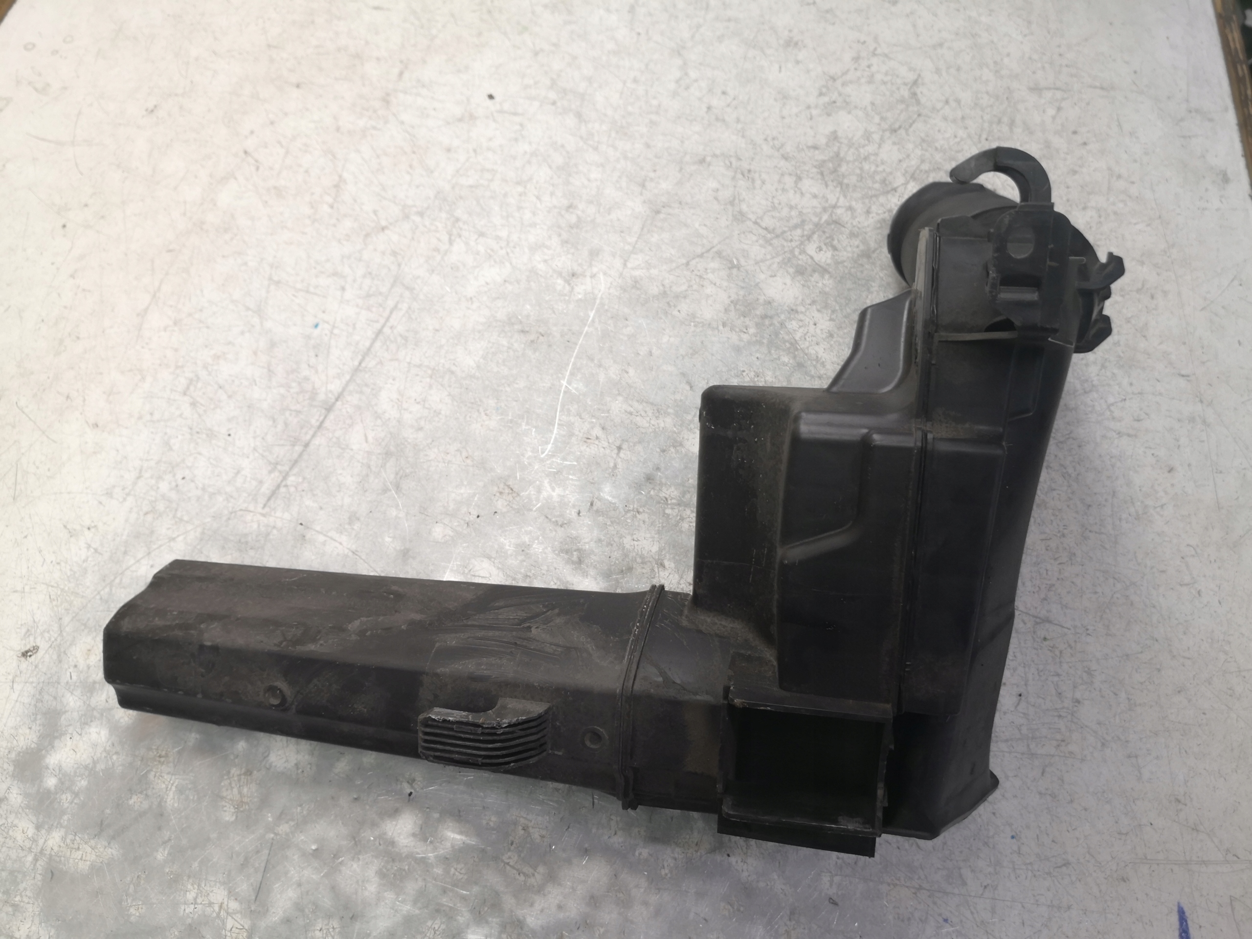 obal REZONATOR PEUGEOT 207 SW 9672709380