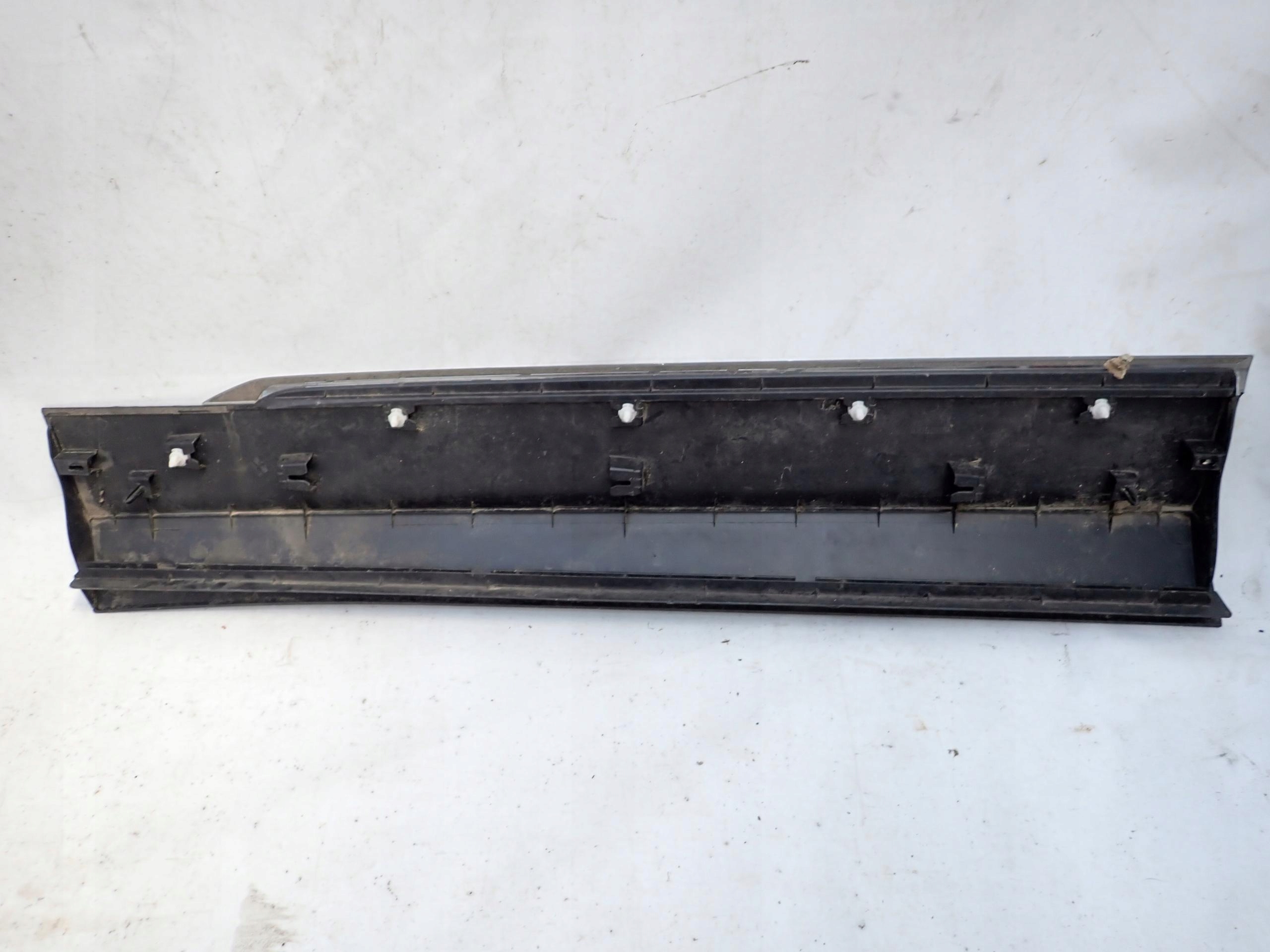 VW TIGUAN II 5NA 16- moulding door right front