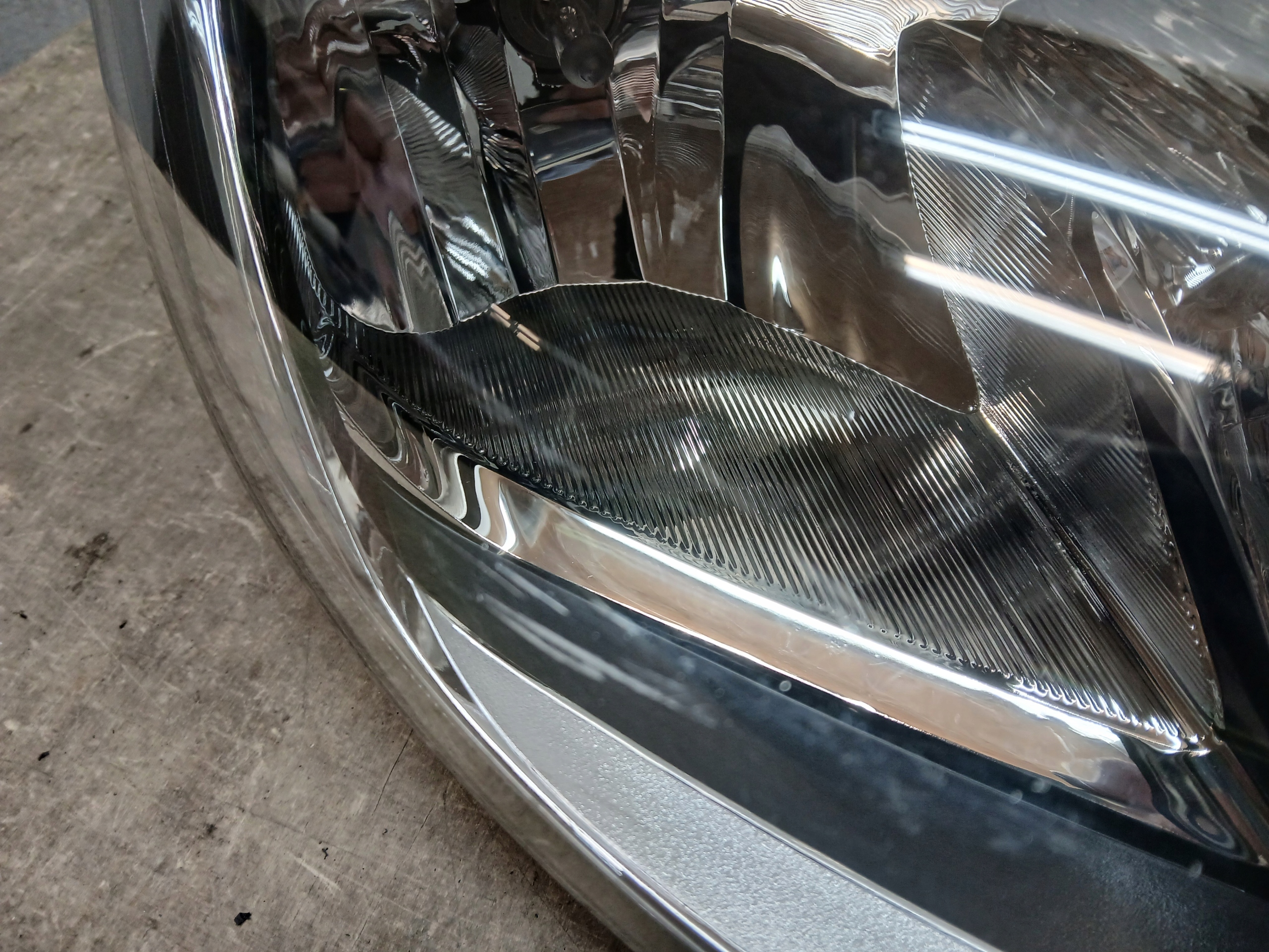 light front right FORD FIESTA MK8 H1BB-13W029-AE