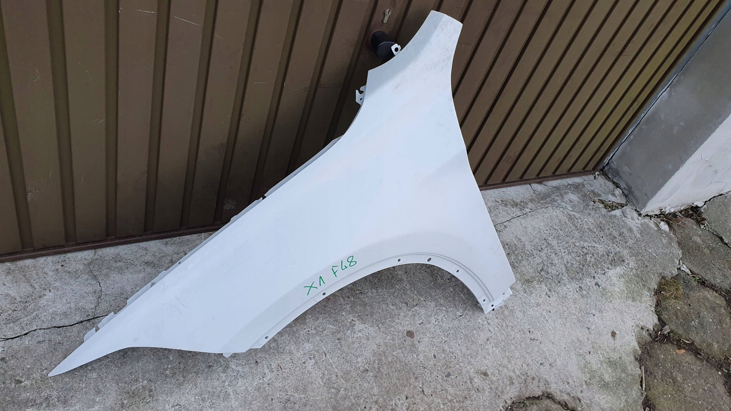 BMW X1 F48 left fender front front €