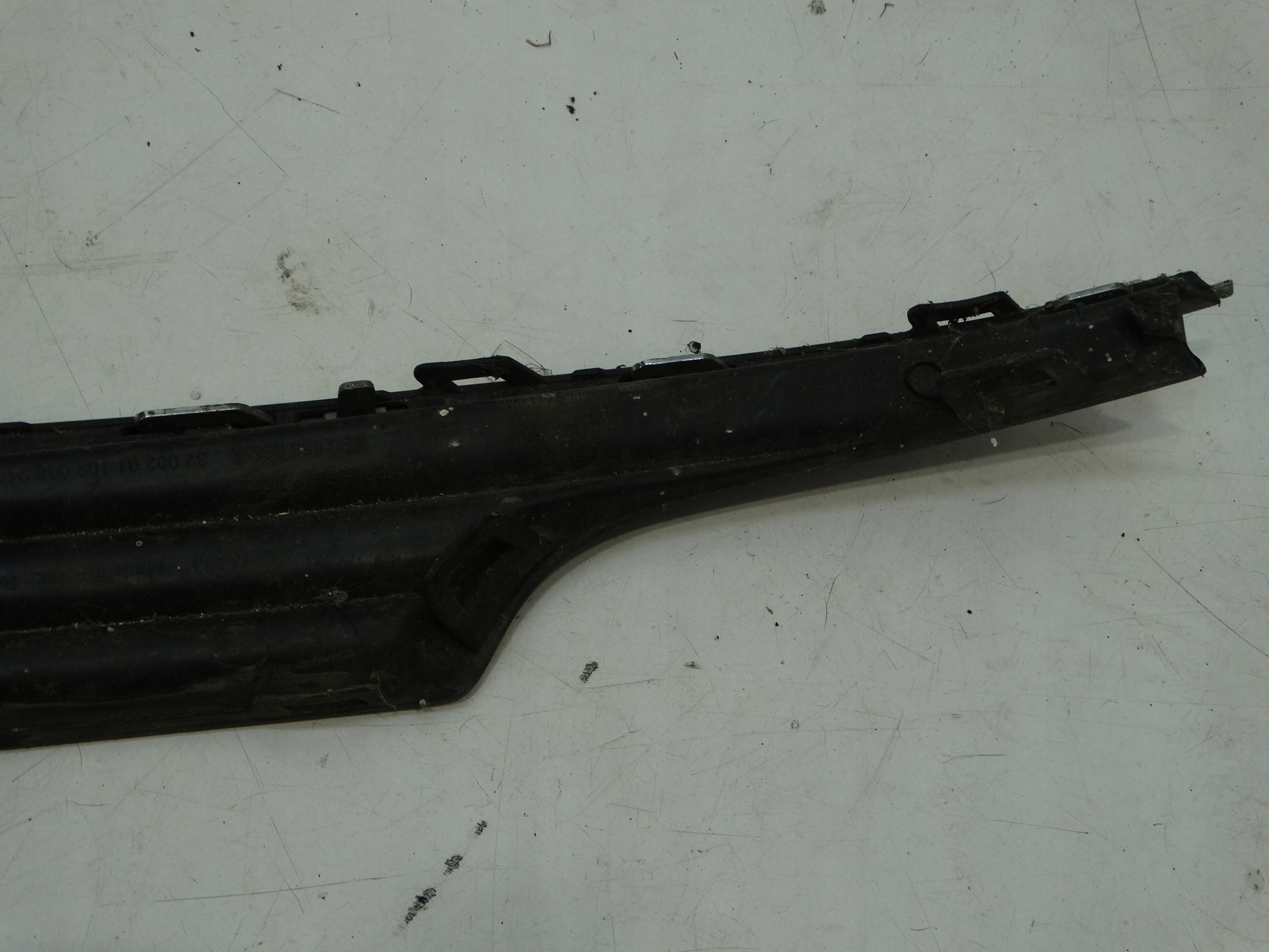 grid grille of a bumper right front VW GOLF VII 5G0853666A