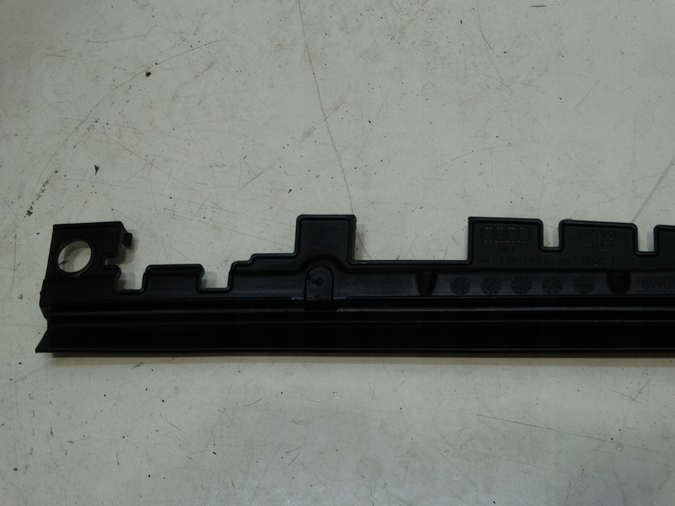intake air duct air line front upper AUDI A4 B9 A5 8W0121292C