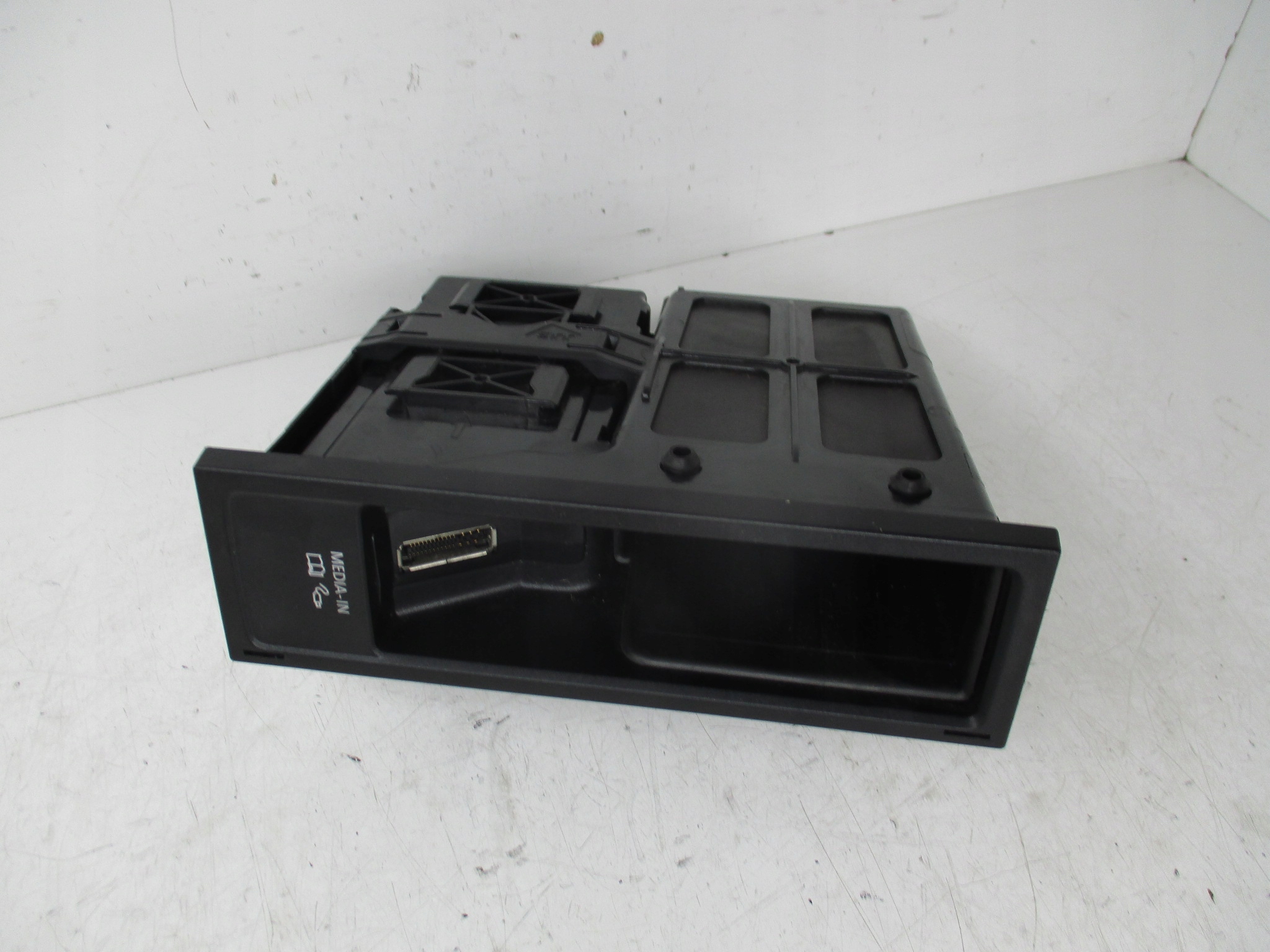 vw PASSAT B7 BOX 5N0035342G 5N0035344F