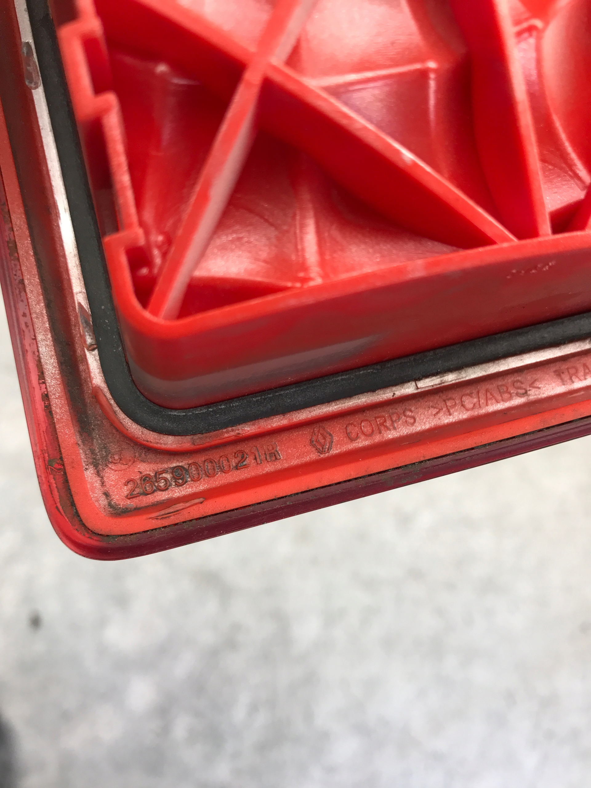 light STOP RENAULT MASTER III 265900021R