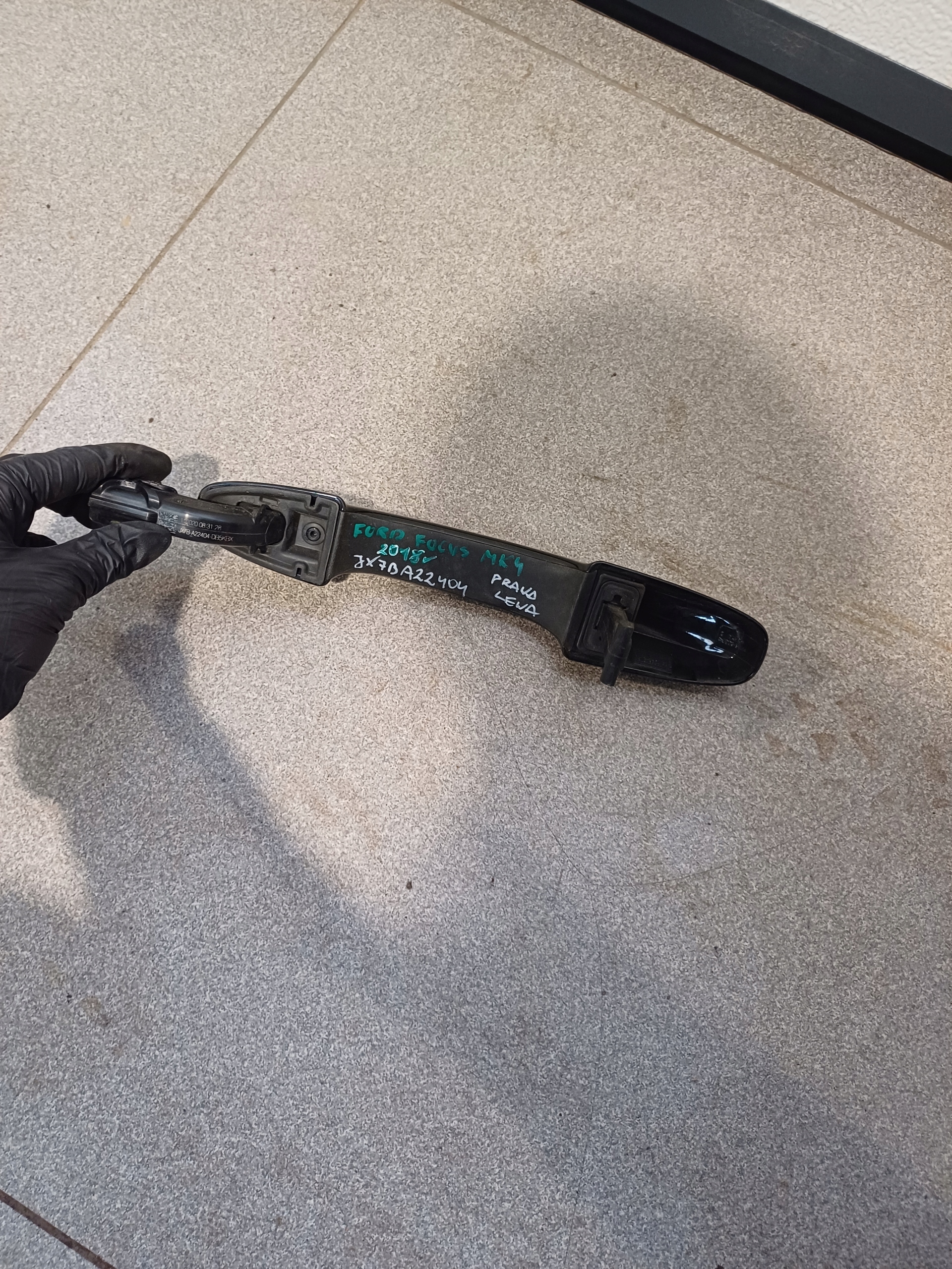 handle FORD FOCUS MK4 18R- JX7BA22404