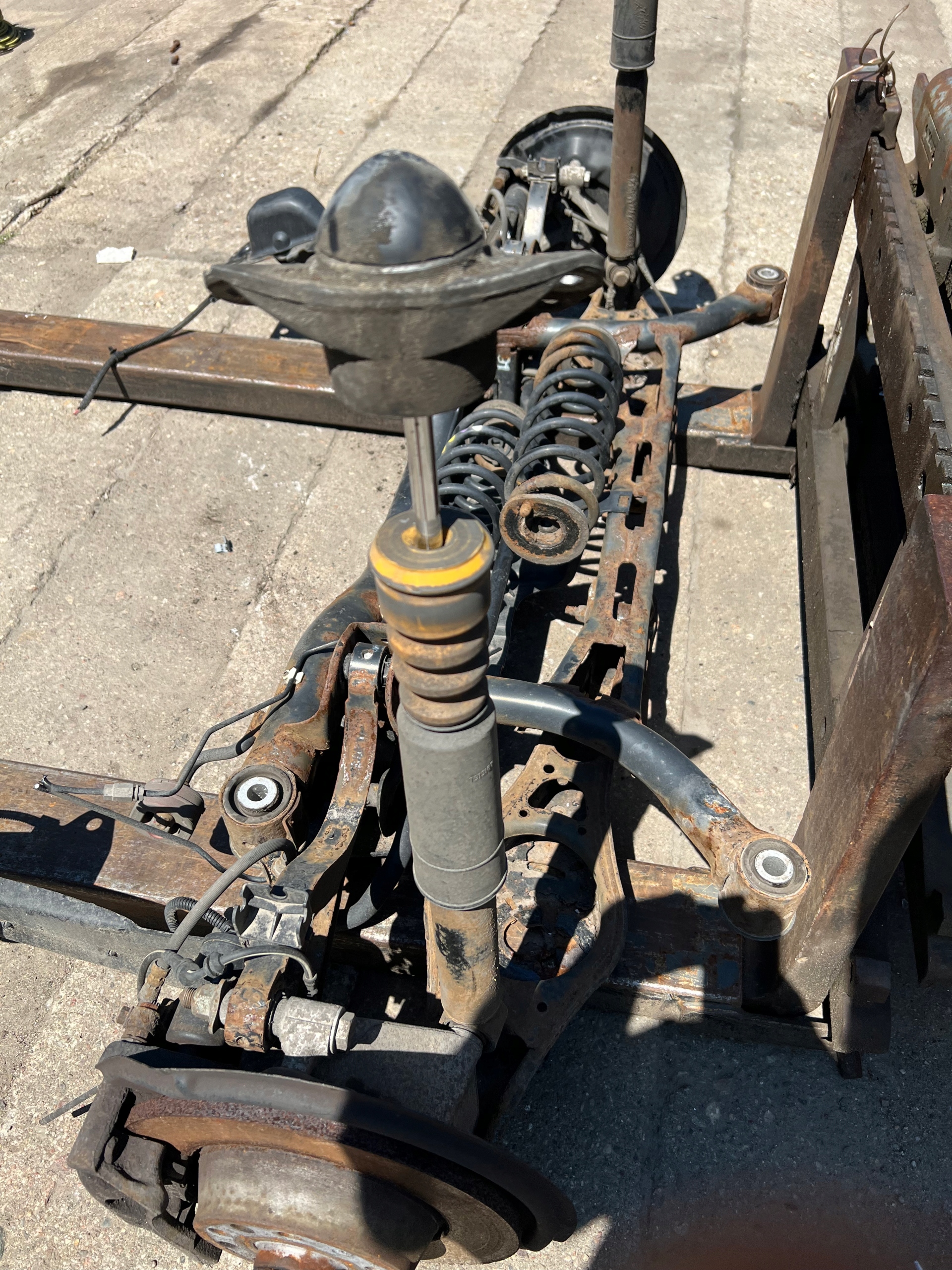 VW PASSAT B7 2.0 TDI sususpension rear part swing axle beam KPL