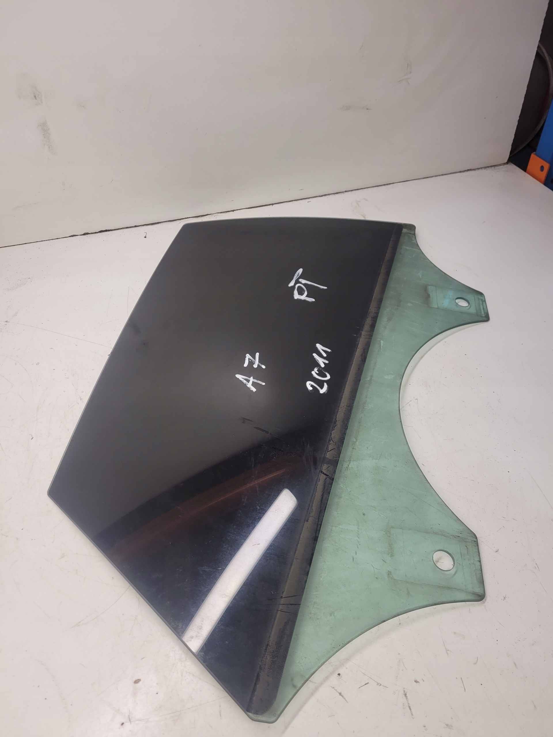 window side door right rear part AUDI A7 2011R