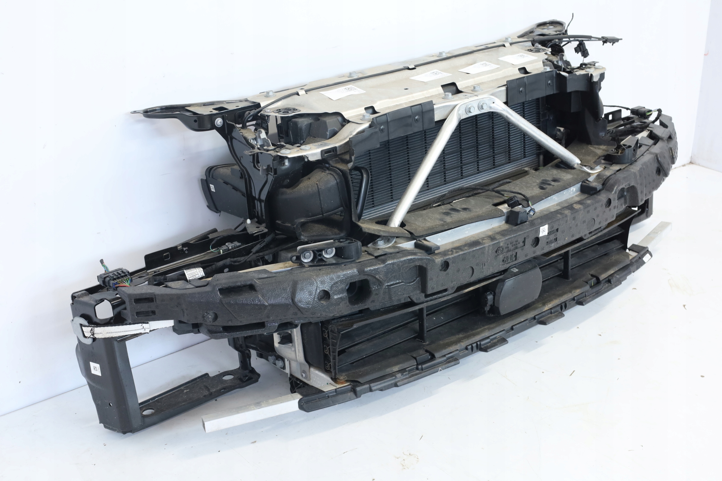 WZMOCNIENIE PAS RADAR CHŁODNICE BMW G20 G21 330i USA Producent części BMW OE