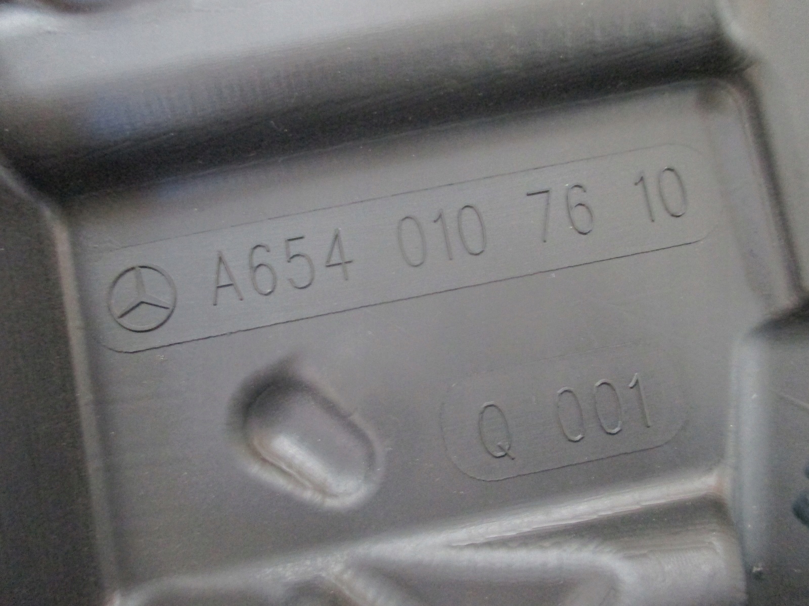 engine housing cover MERCEDES CLA 118 A6540107610