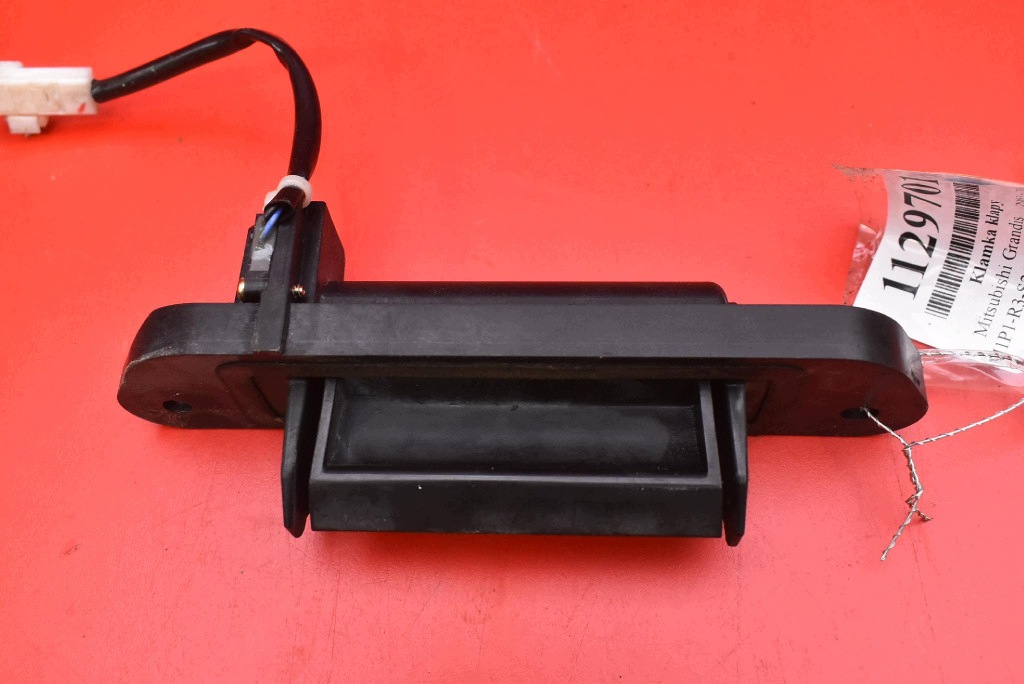 handle button bonnet rear part MITSUBISHI GRANDIS 1 and 03-11