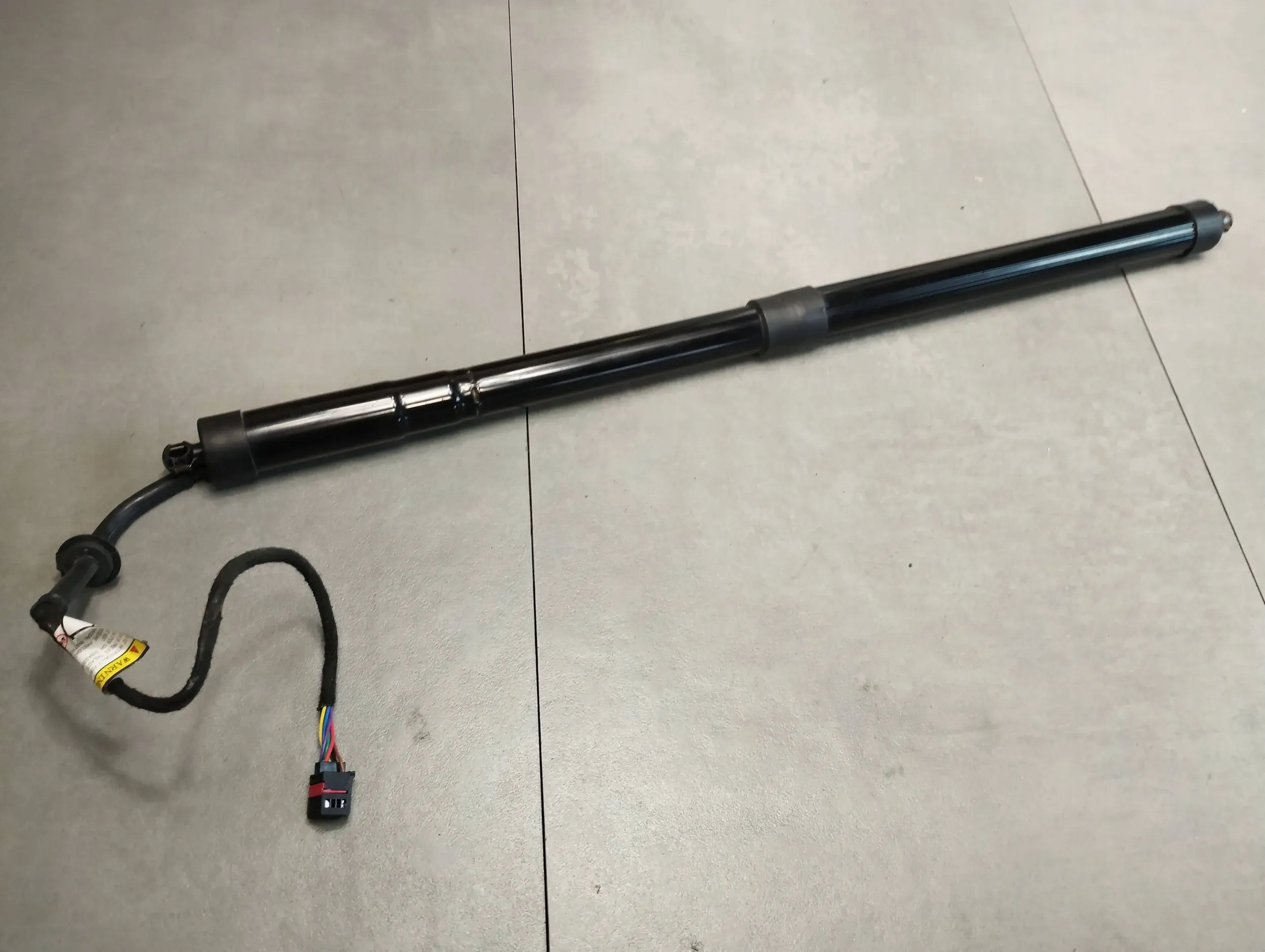 Land Rover Range Rover Sport L320 damper bonnet rear part electrical