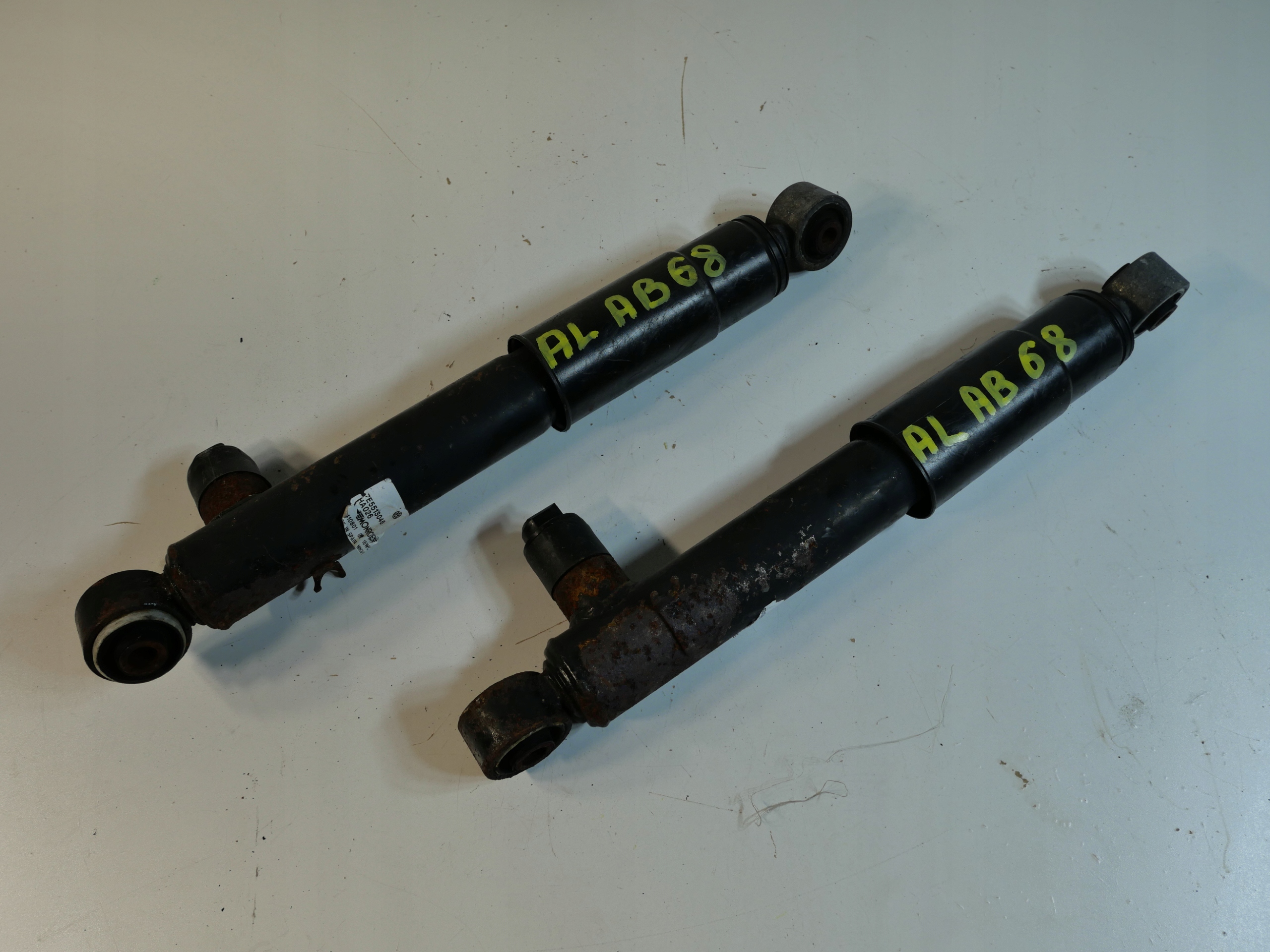 VW T6 left and right shock absorber 7E5513045