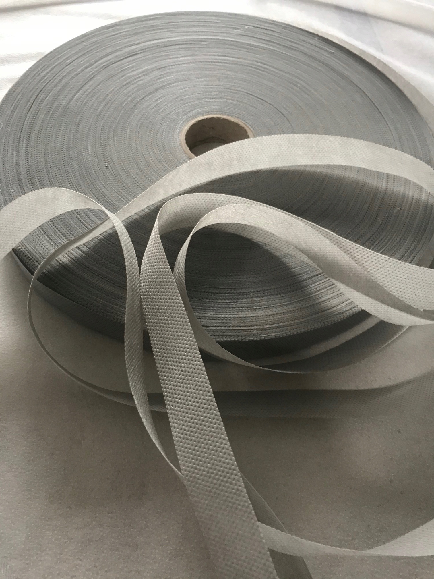 Polypropylenová lamovací páska a troky masky 250 m