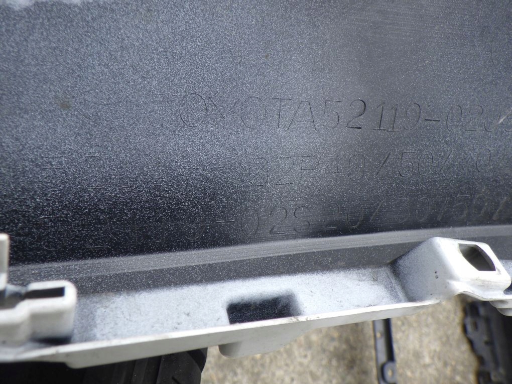 TOYOTA COROLLA E21 LIFT KOMBI HB 23- Frontstoßstange