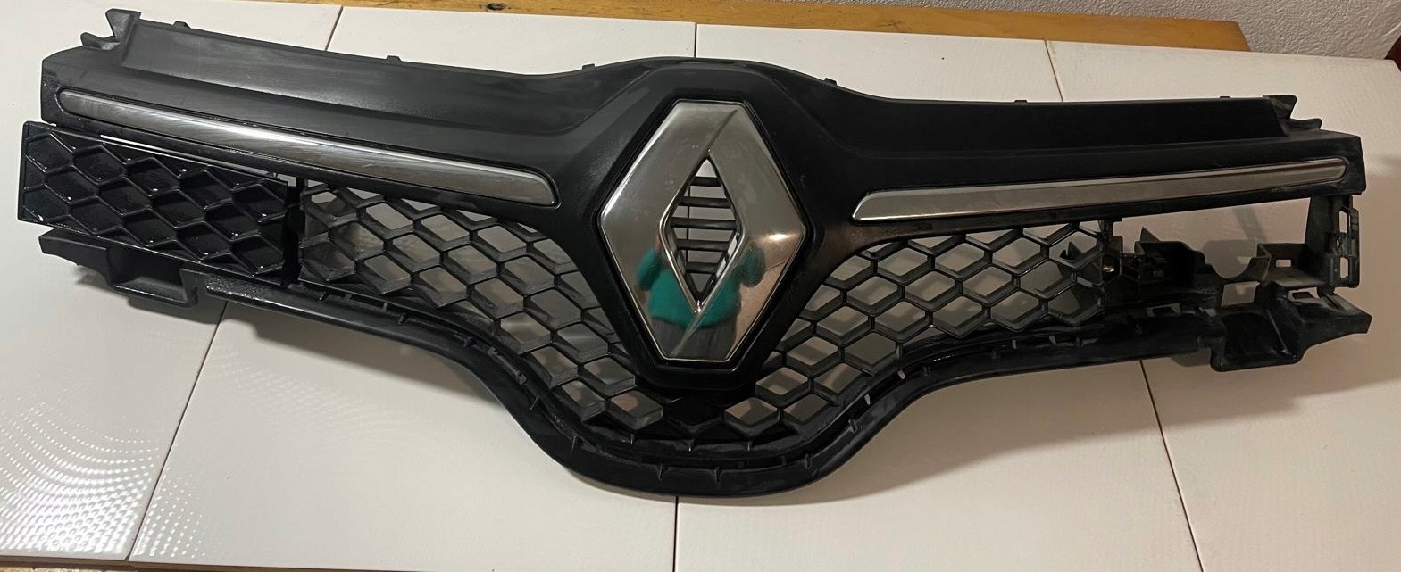 Renault Twingo II Kühlergrill FRONTGRILL Kühlergitter 622566433R - Thumbnail 1
