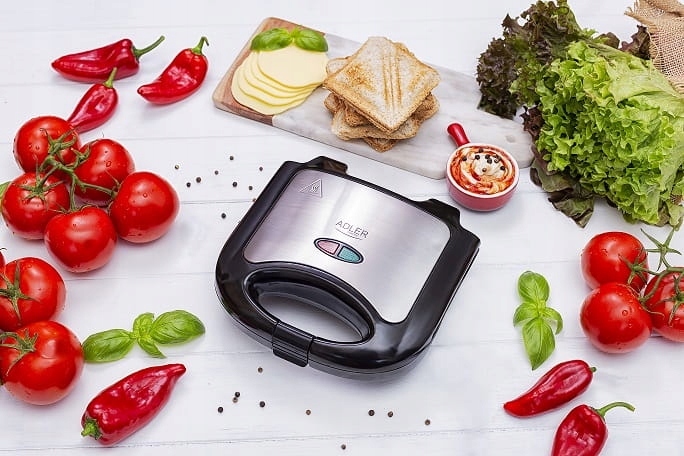 TOSTER, OPIEKACZ, SANDWICH 2 KANAPKI ADLER AD3015 Moc 750 W