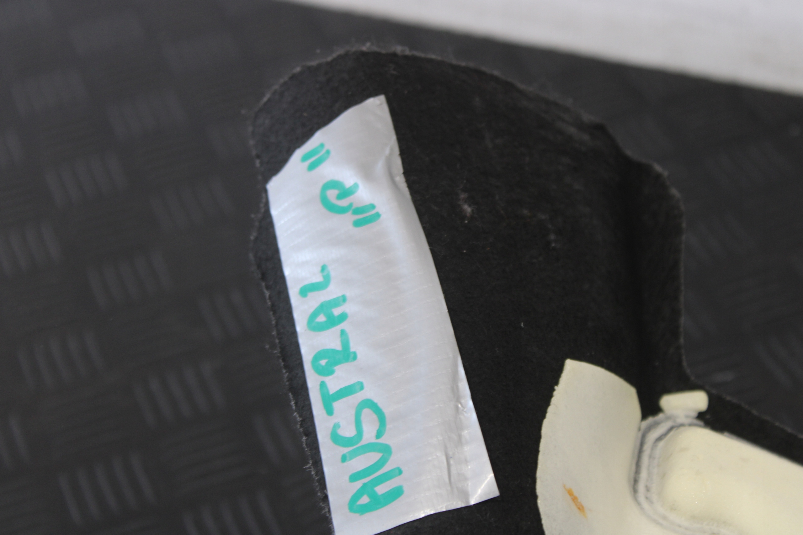 boot upholstery upholstery right rear part RENAULT AUSTRAL