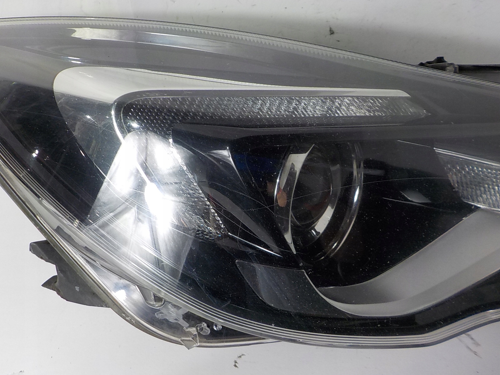 OPEL INSIGNIA A LIFT light right front front UK