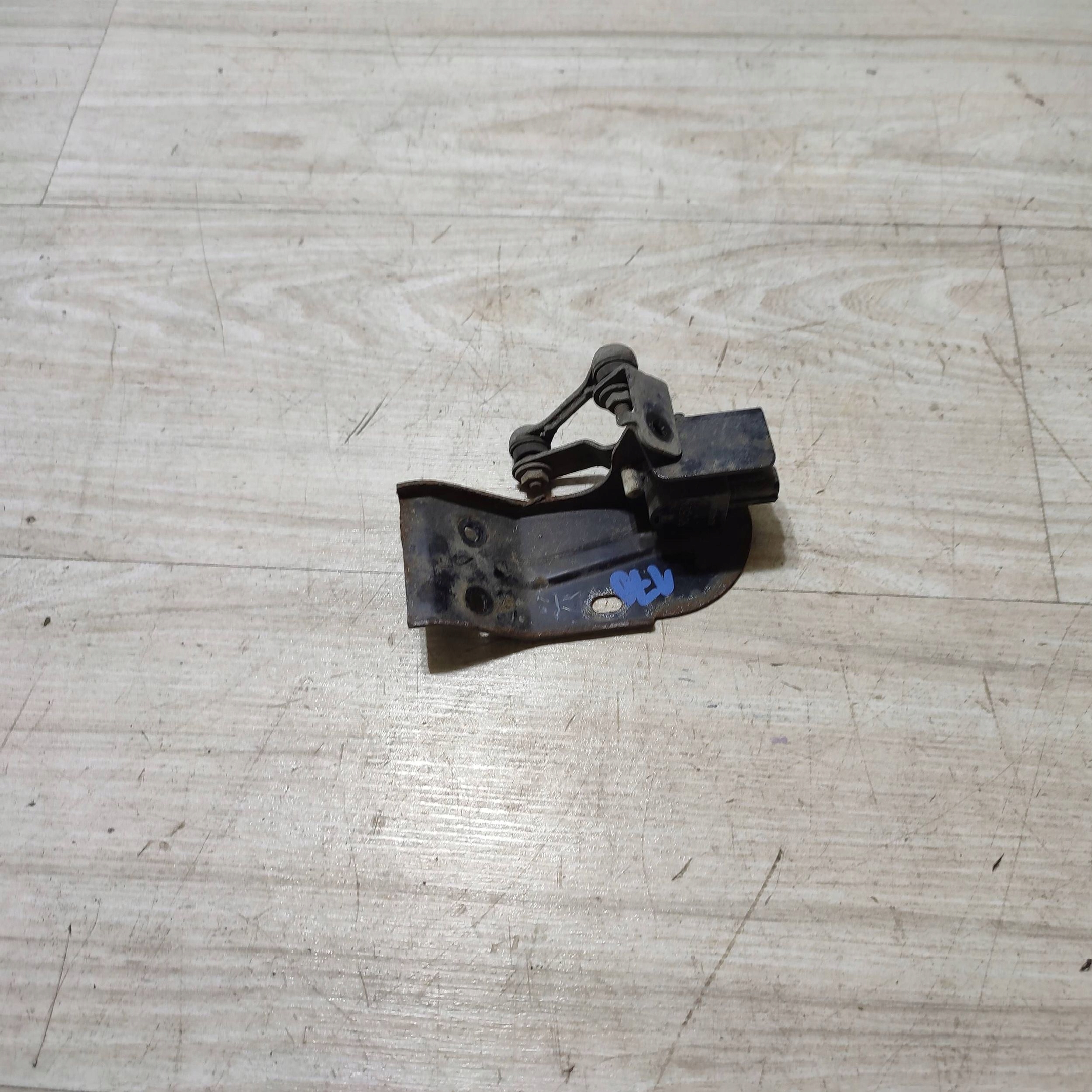 Sensor poziomowania Leuchten Suzuki Vitara (LY) 9C1521