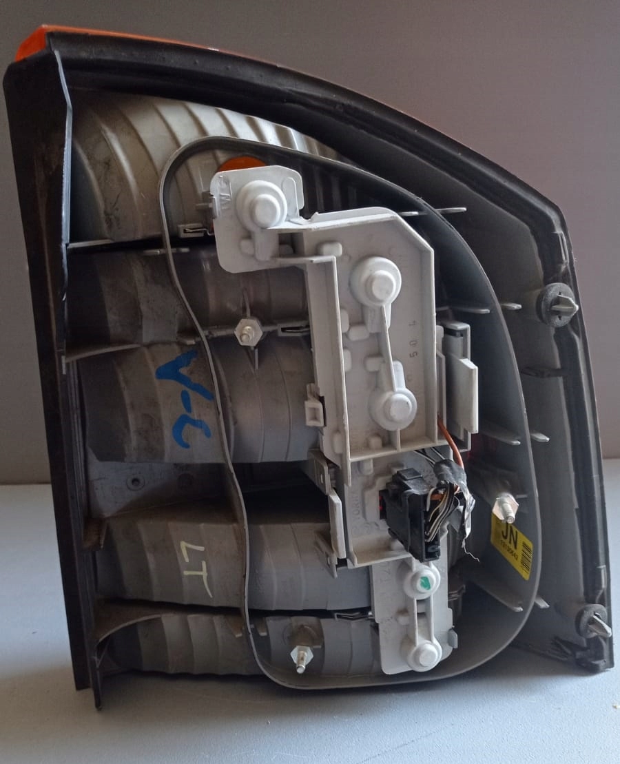 OPEL VECTRA C LIFT HB light rear part left 13130642 EU